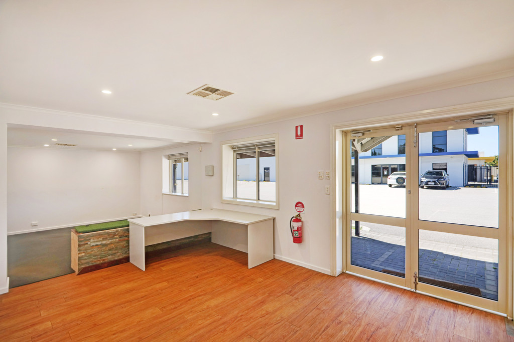 1964 Albany Highway, Maddington WA 6109