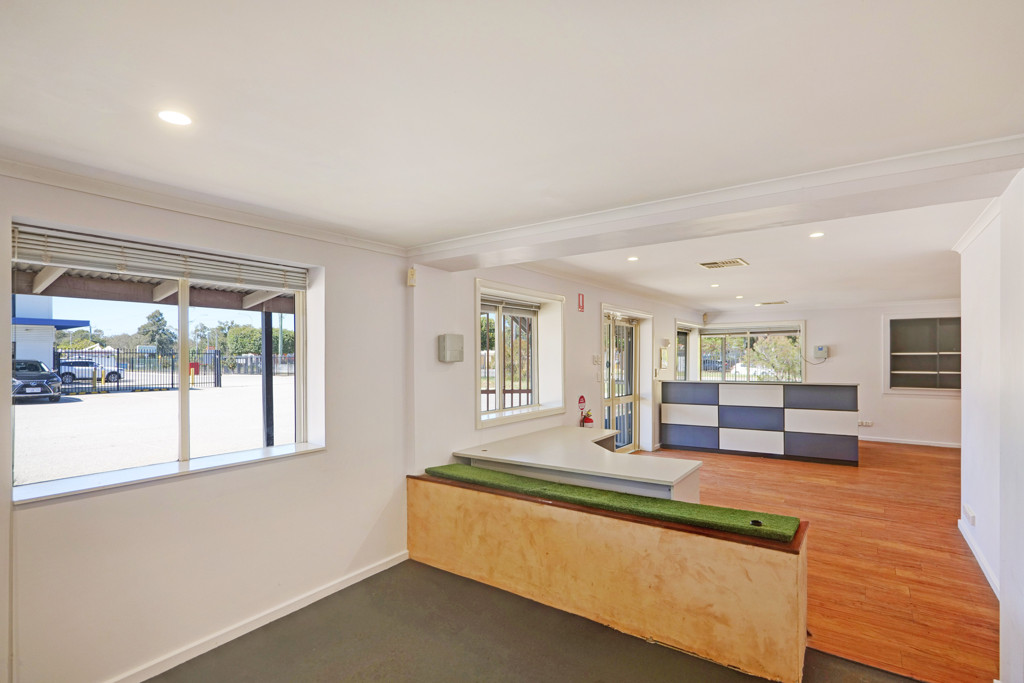 1964 Albany Highway, Maddington WA 6109