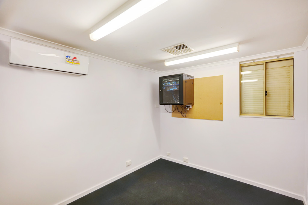 1964 Albany Highway, Maddington WA 6109