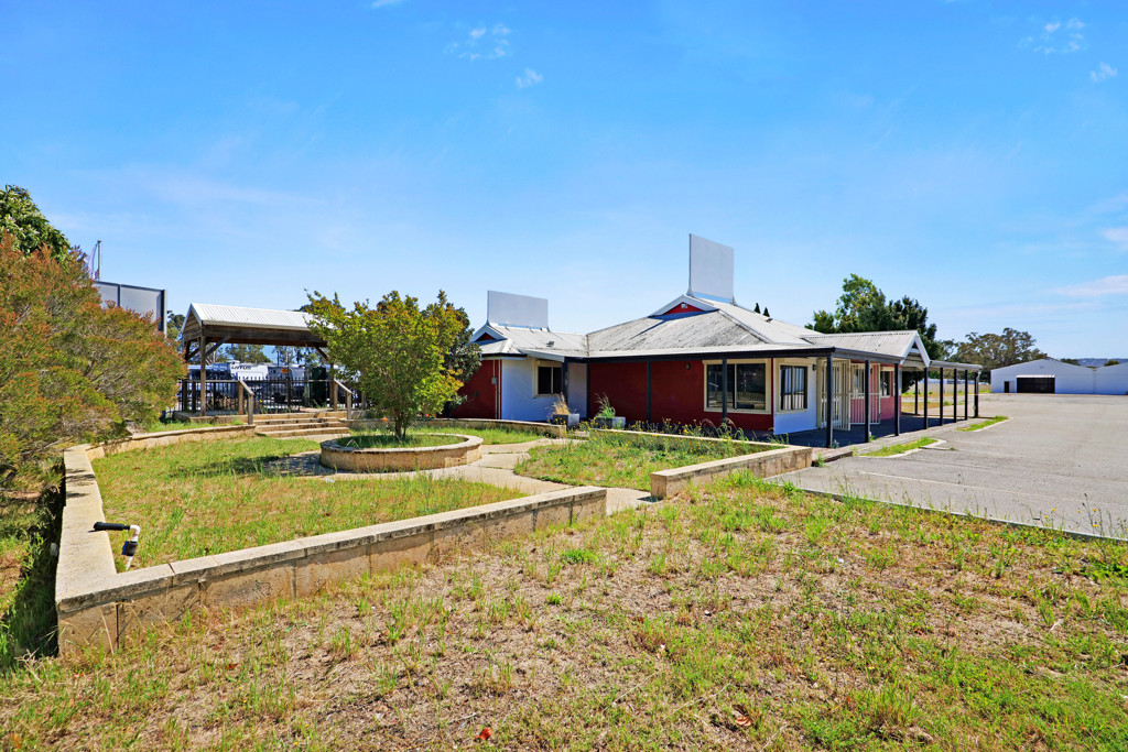 1964 Albany Highway, Maddington WA 6109