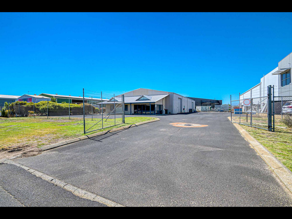 13 Gibbons Road, Davenport WA 6230
