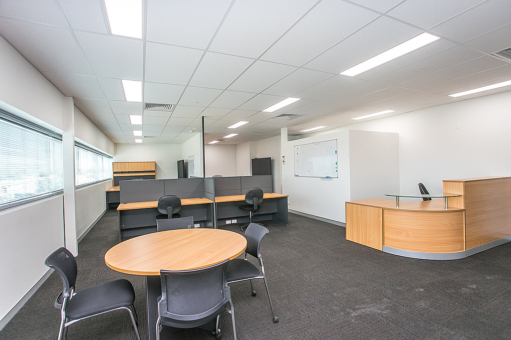 2 Queensgate Drive, Canning Vale WA 6155
