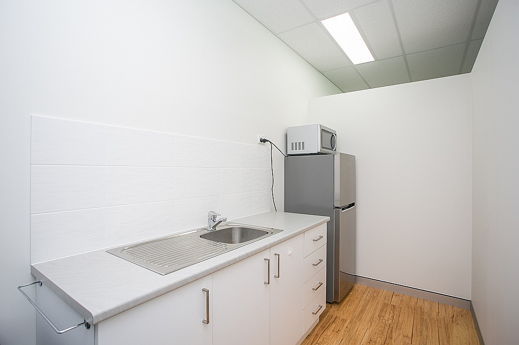 2 Queensgate Drive, Canning Vale WA 6155