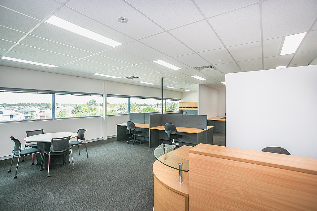 2 Queensgate Drive, Canning Vale WA 6155
