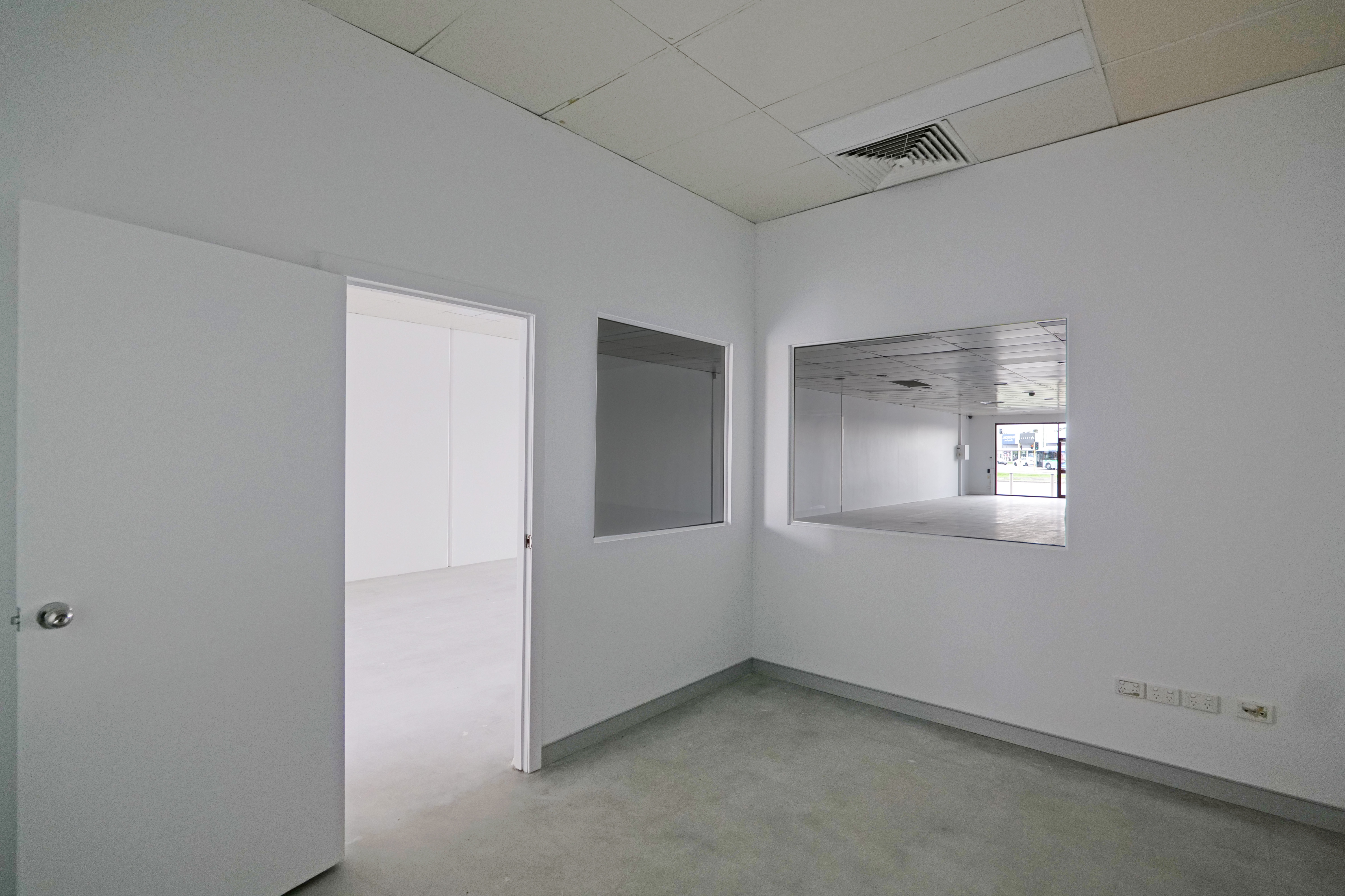 Unit 1/4 Nicholson Road, Beckenham WA 6107
