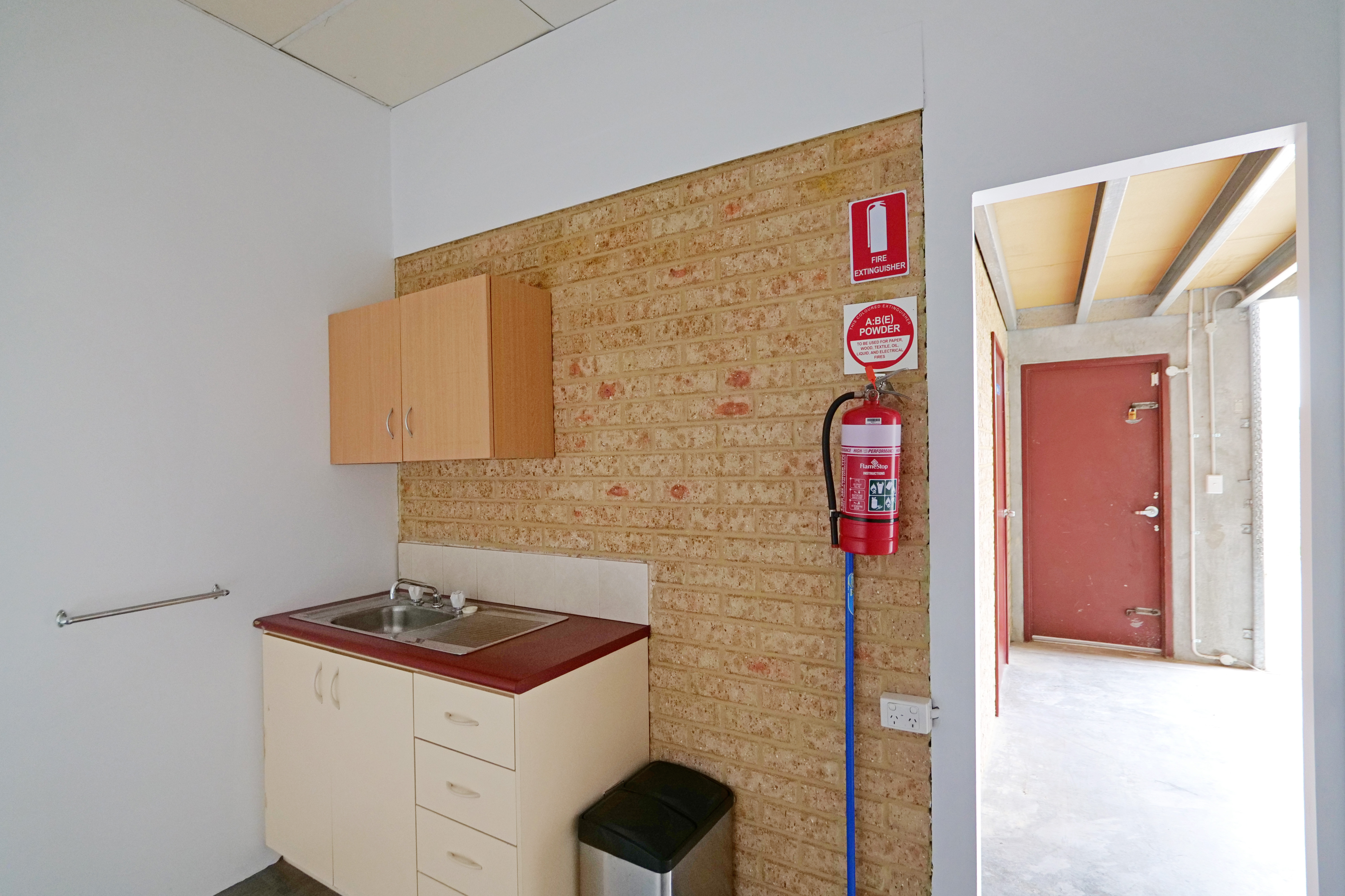 Unit 1/4 Nicholson Road, Beckenham WA 6107