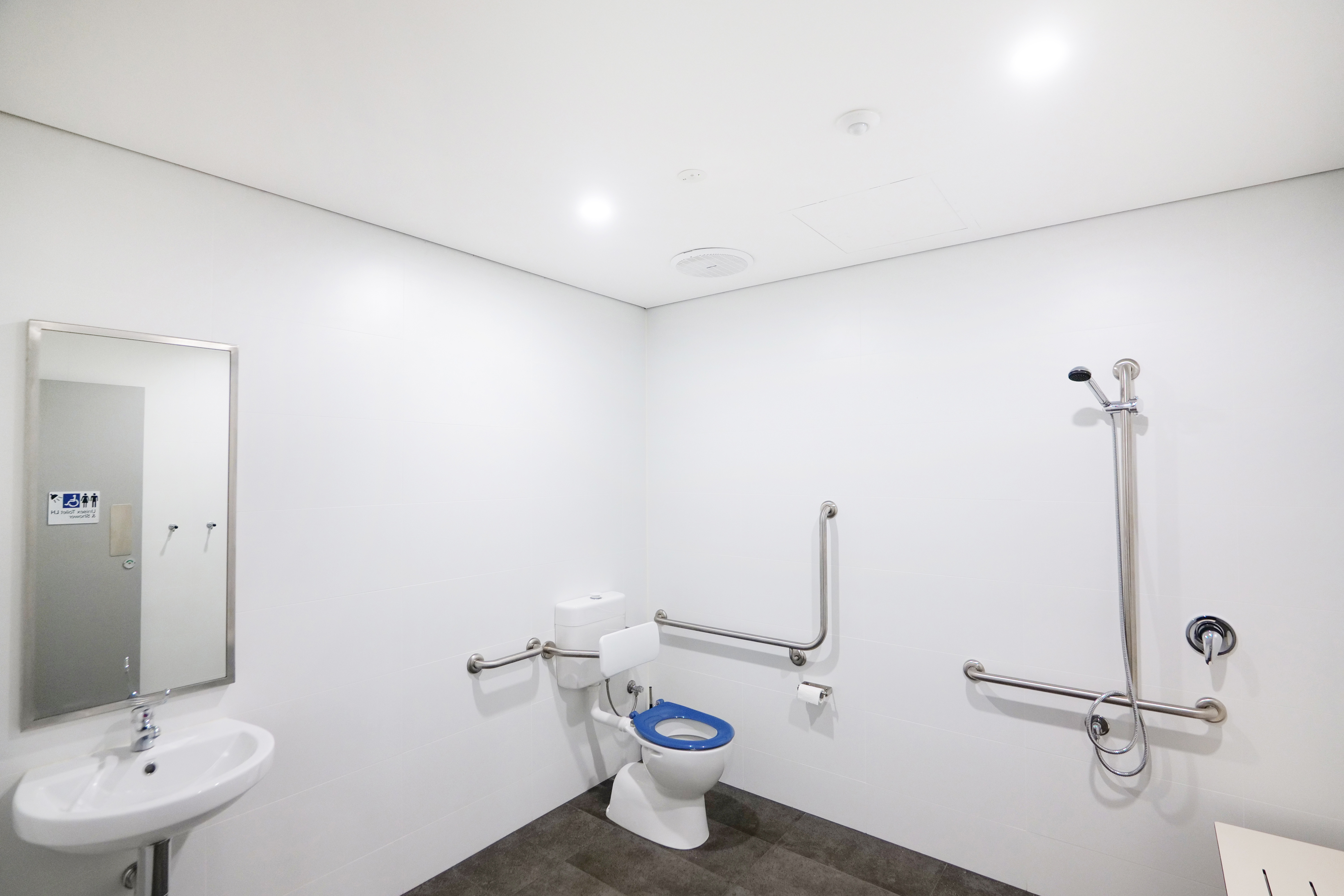 2/180 Bannister Road, Canning Vale WA 6155