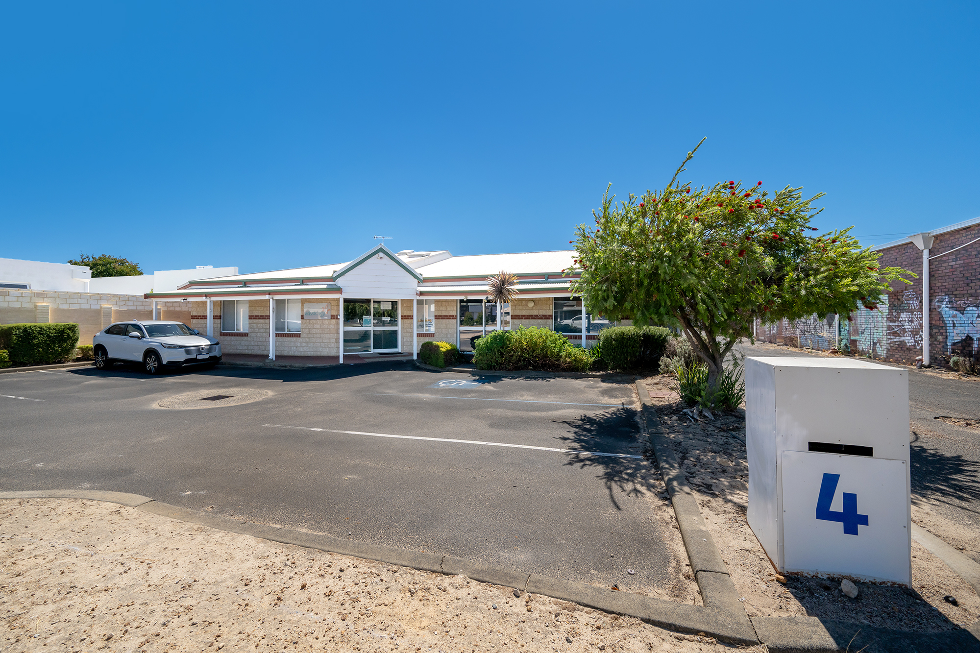 Unit 2/4 Plaza Street, South Bunbury WA 6230