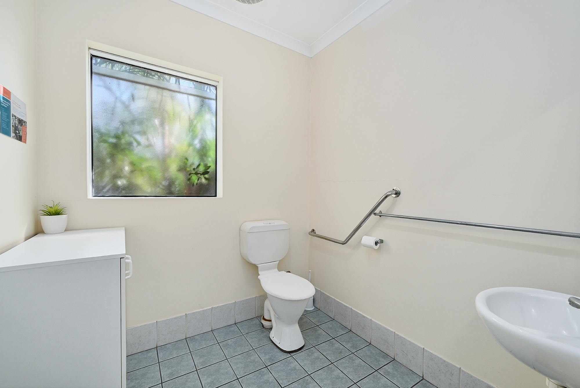 Unit 2/4 Plaza Street, South Bunbury WA 6230