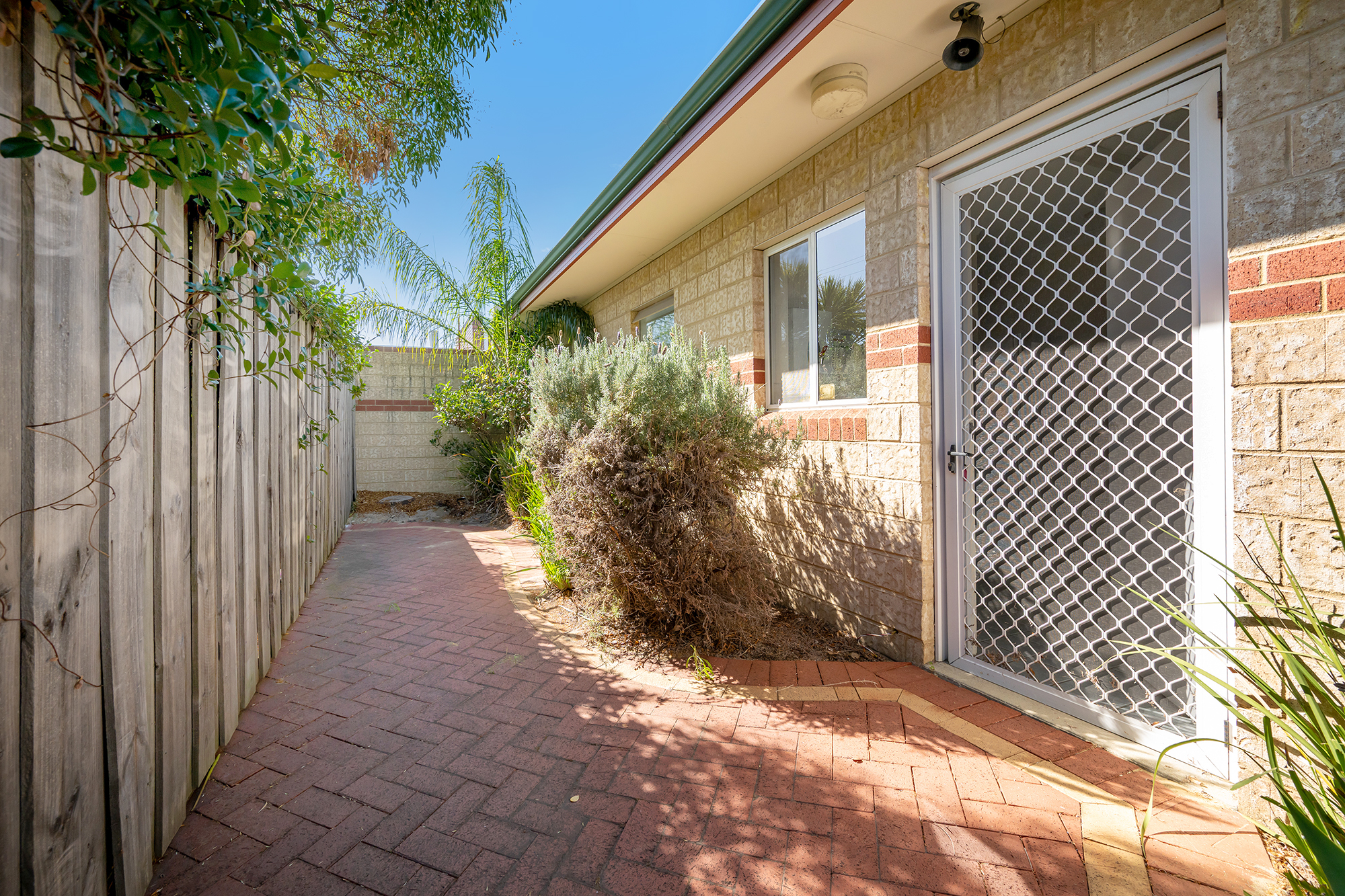 Unit 2/4 Plaza Street, South Bunbury WA 6230