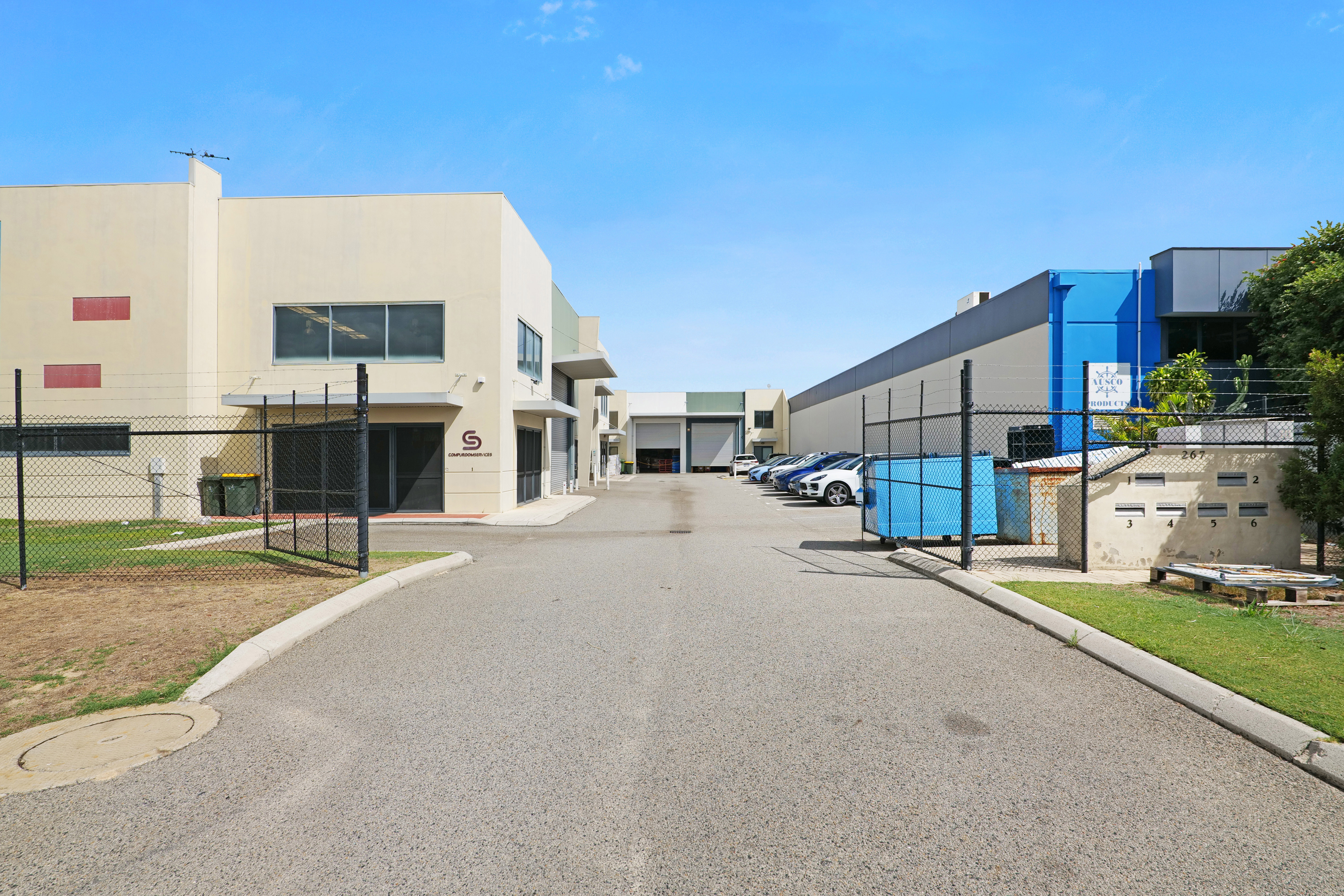 2/267 Camboon Road, Malaga WA 6090
