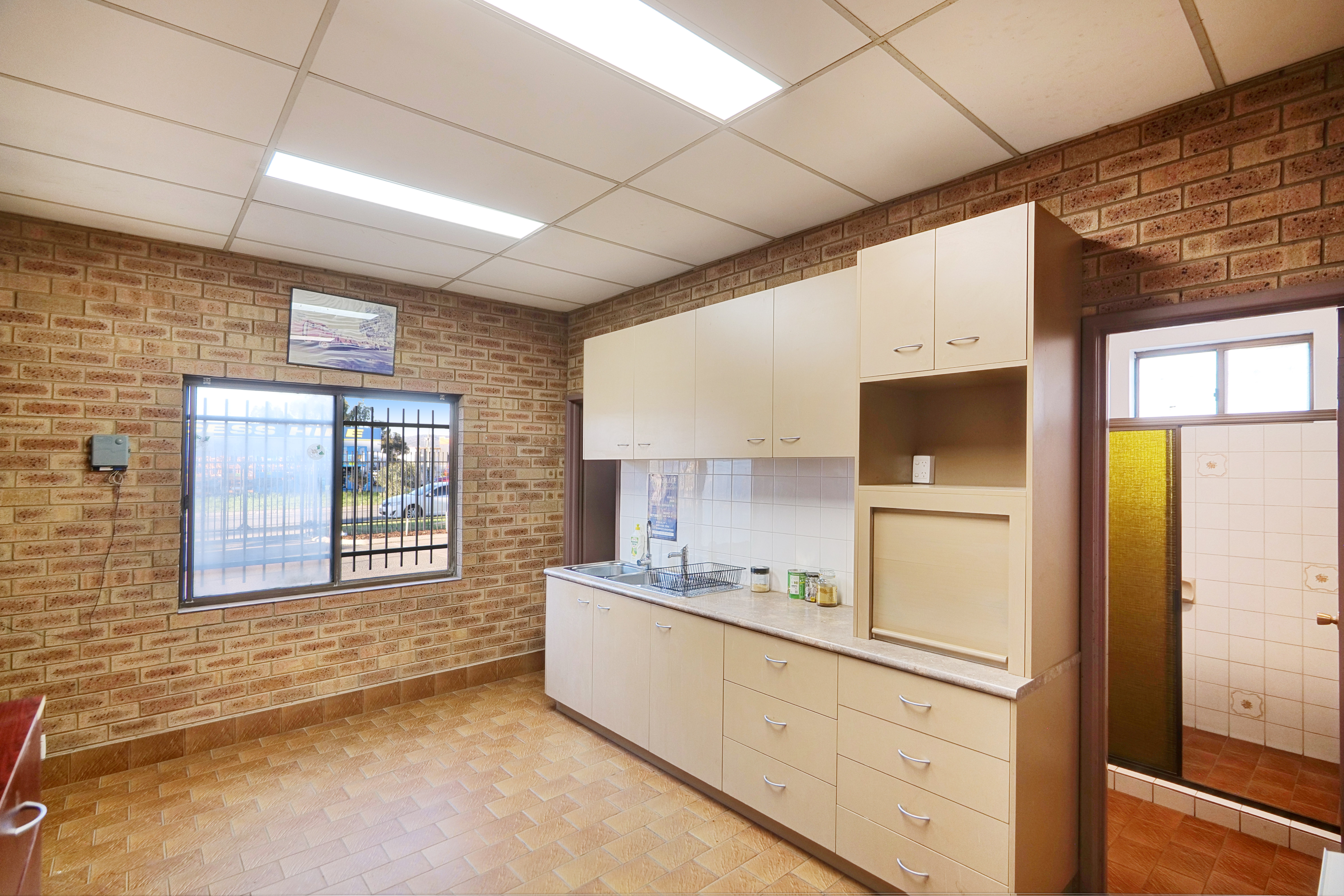 43 Stebbing Road, Maddington WA 6109