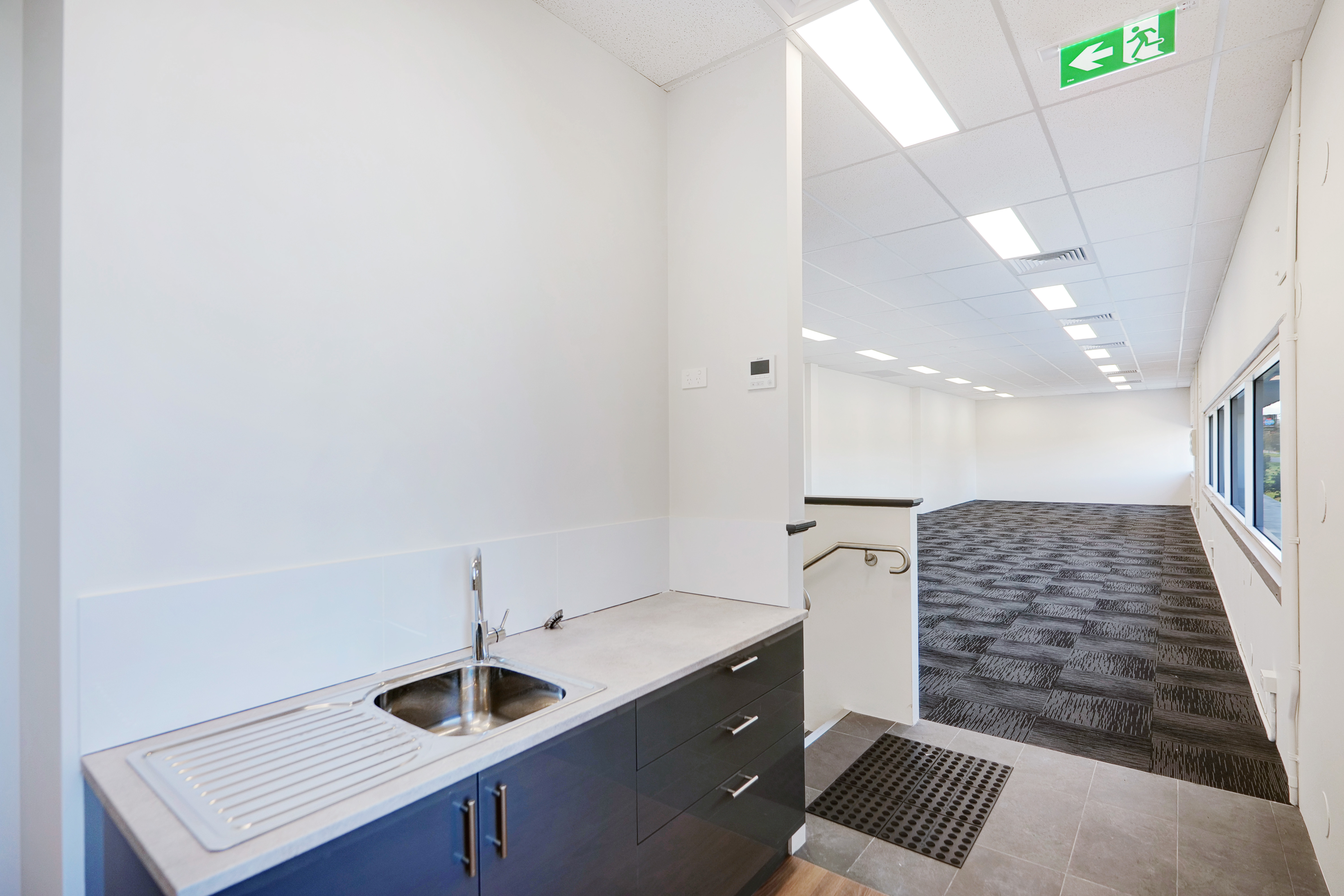 2 Hensbrook Loop, Forrestdale WA 6112