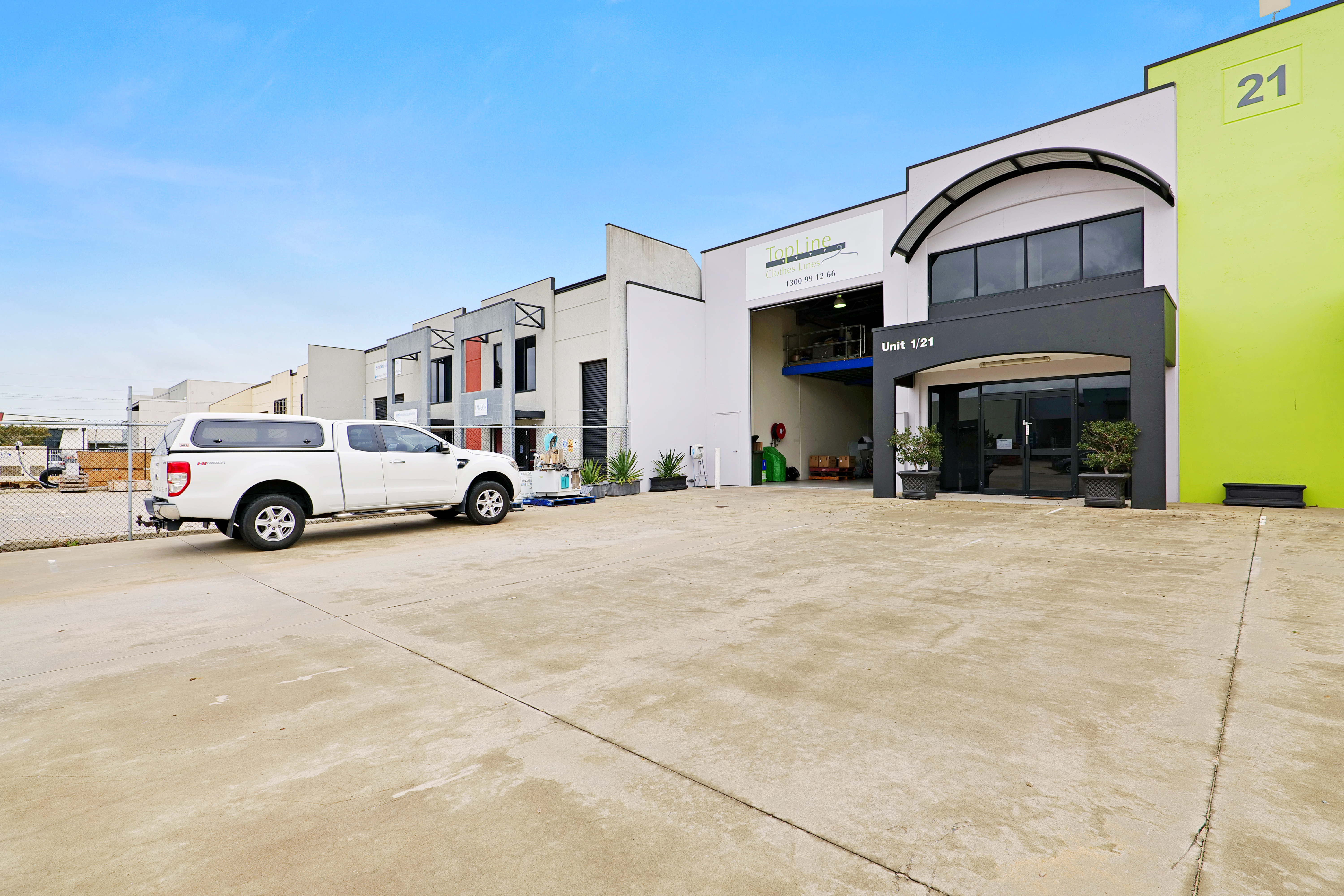 1/21 Mordaunt Circuit, Canning Vale WA 6155