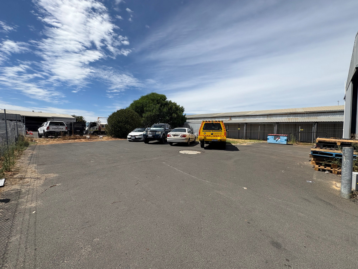 Unit 2/5 Halifax Drive, Davenport WA 6230