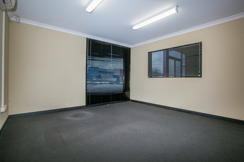 8 Mallaig Way, Canning Vale WA 6155