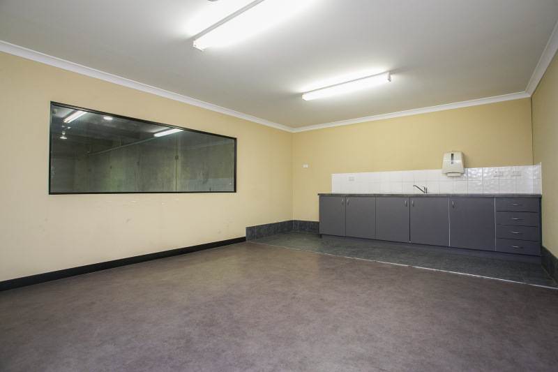 8 Mallaig Way, Canning Vale WA 6155