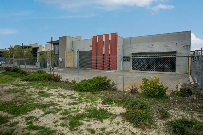 8 Mallaig Way, Canning Vale WA 6155