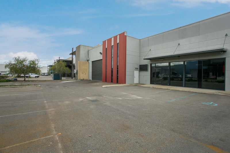 8 Mallaig Way, Canning Vale WA 6155