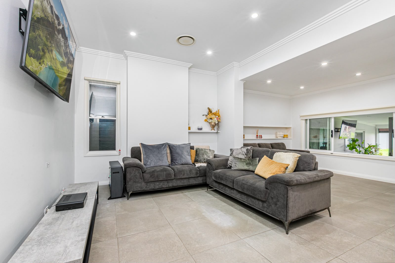 44 Woodstock Street, Guildford