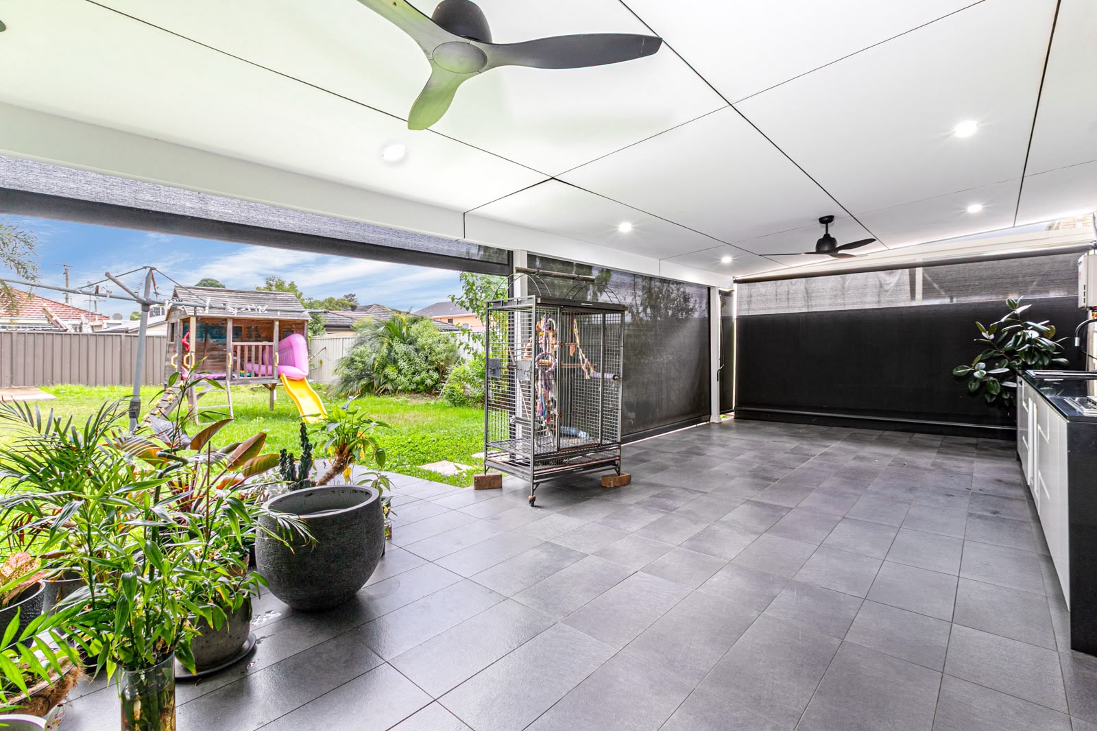 44 Woodstock Street, Guildford
