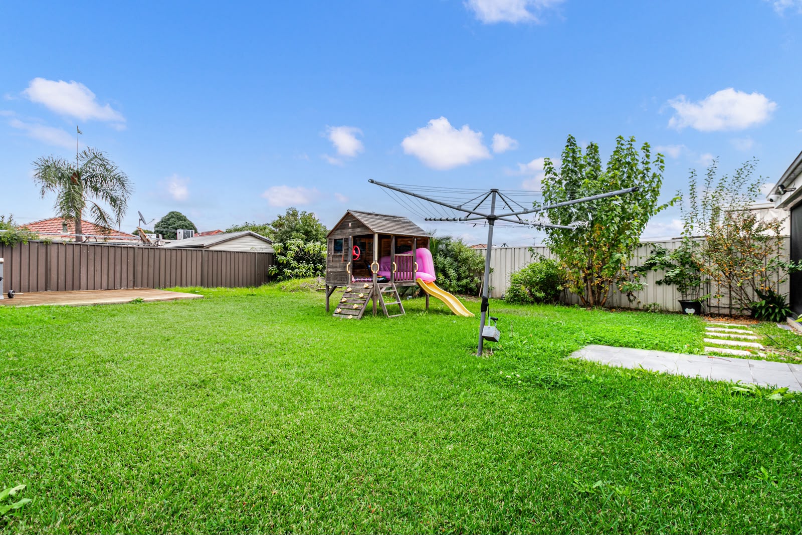 44 Woodstock Street, Guildford