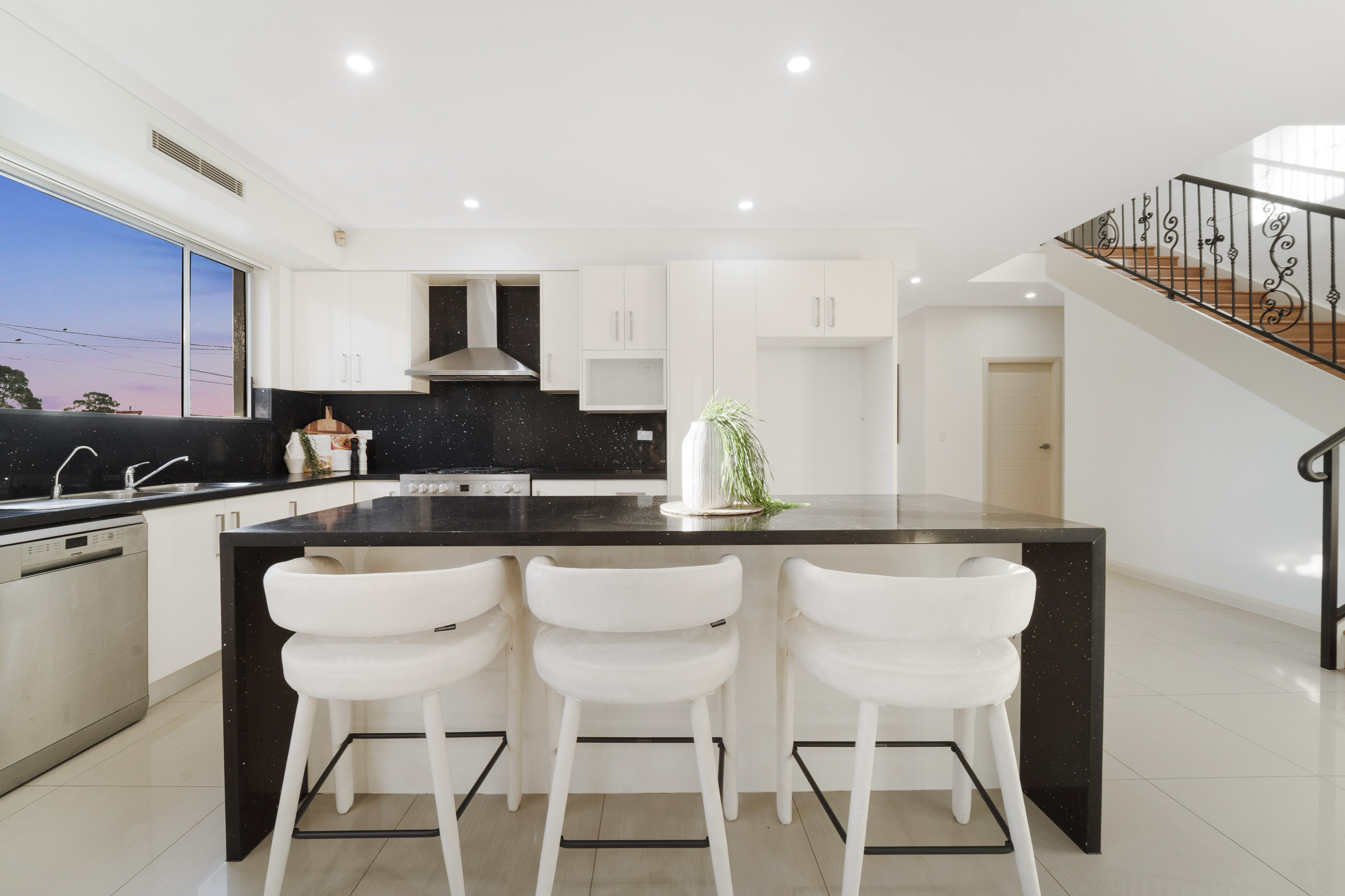 22 Rhodes Avenue, Guildford