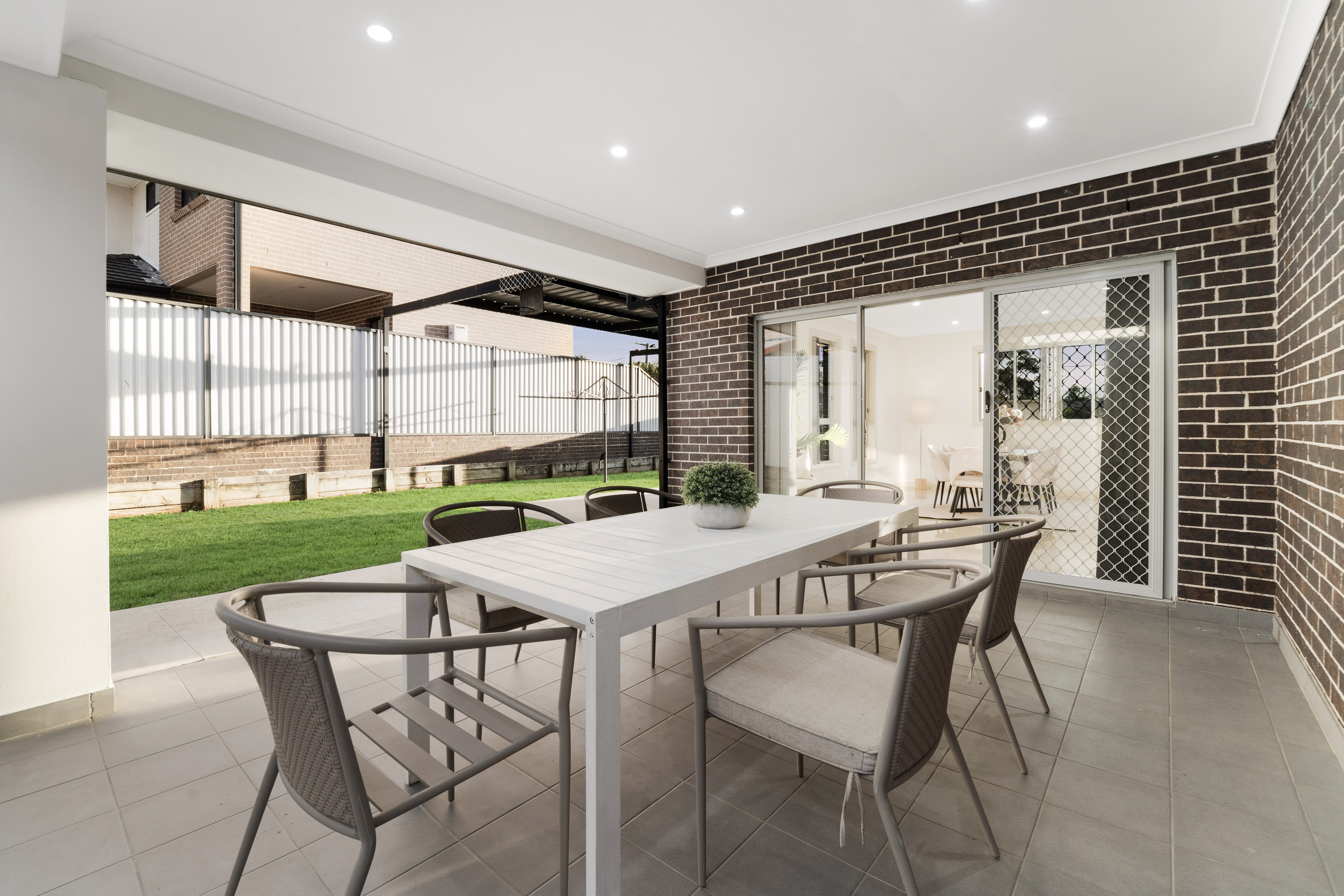 22 Rhodes Avenue, Guildford