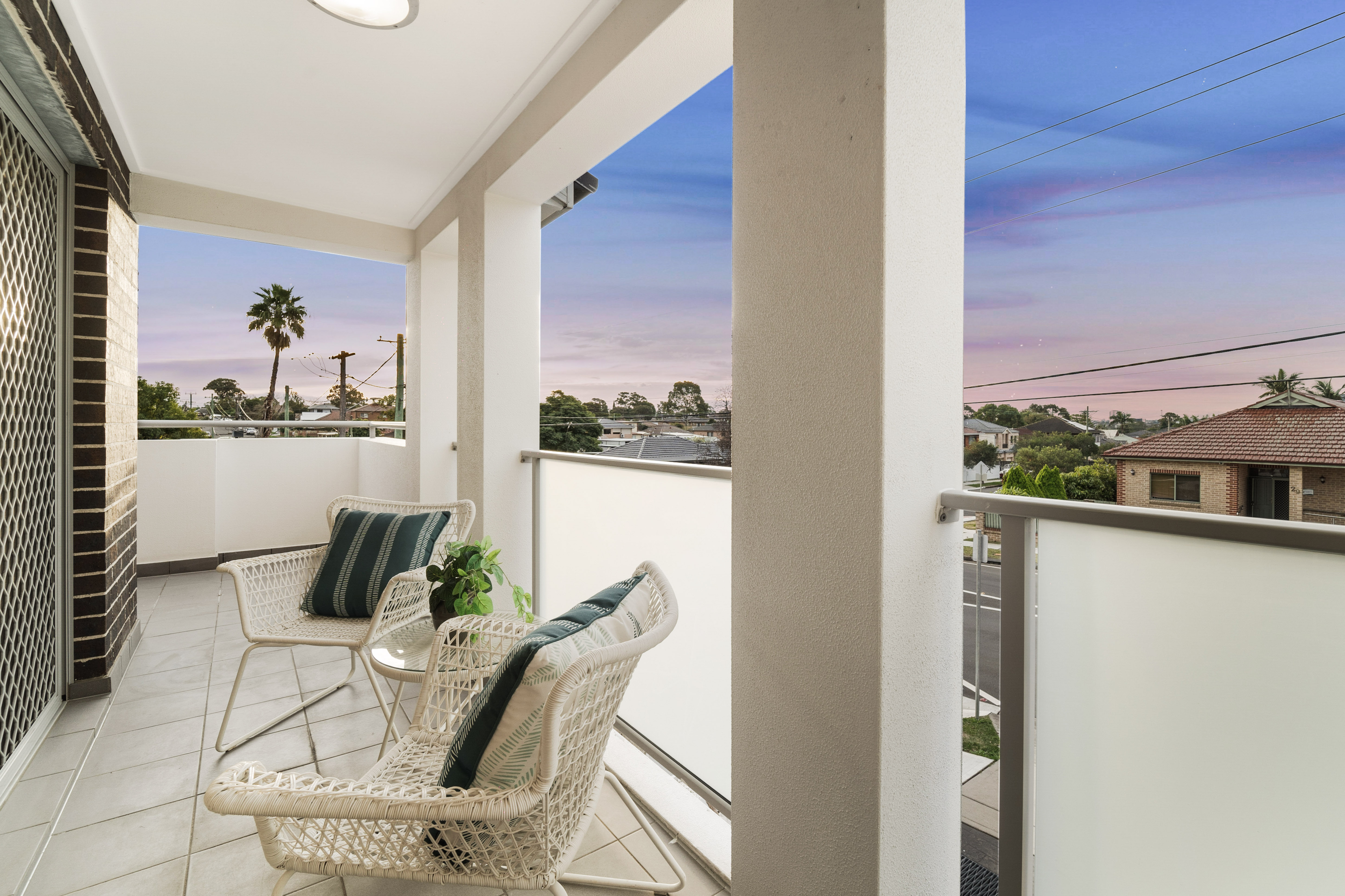 22 Rhodes Avenue, Guildford