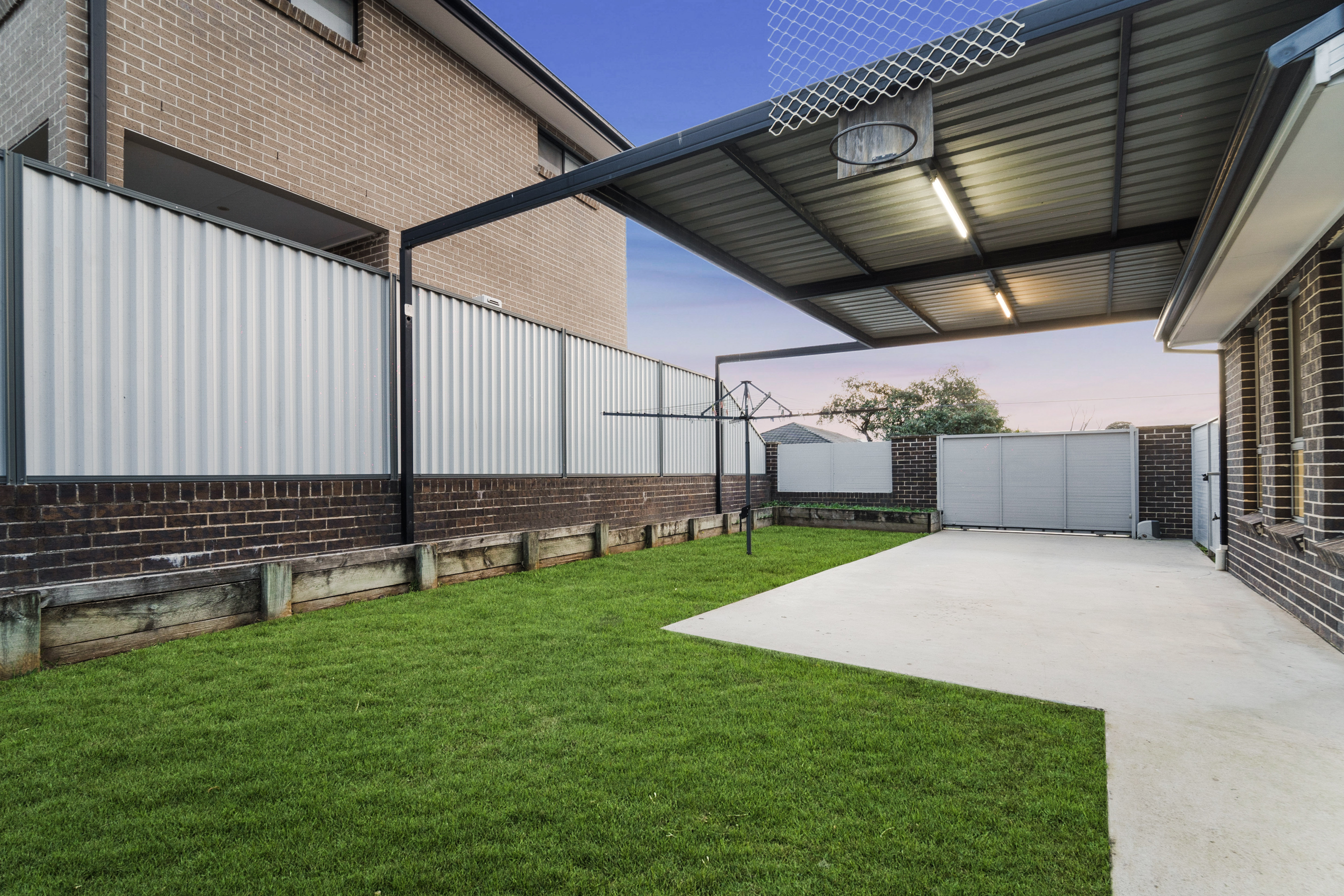 22 Rhodes Avenue, Guildford