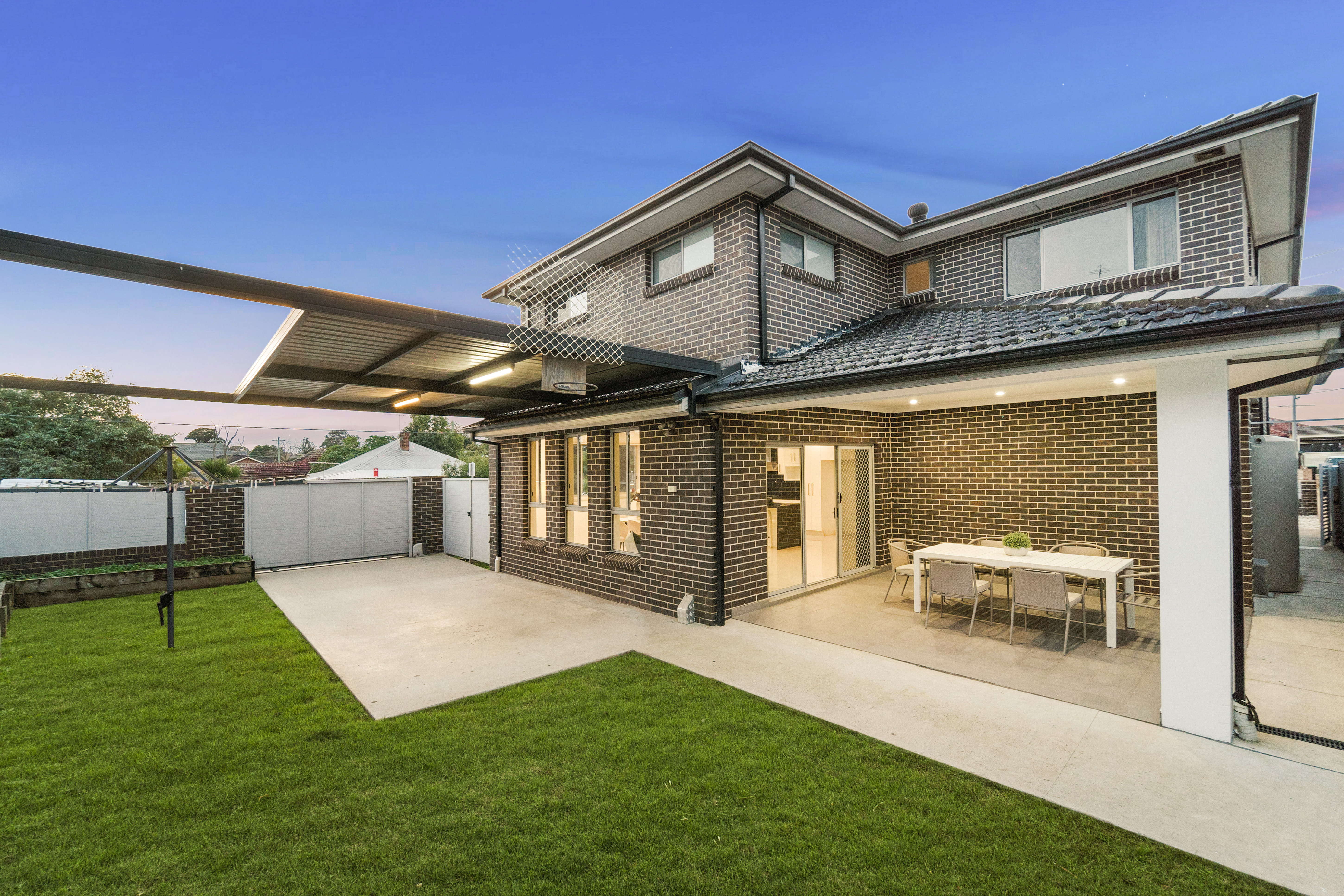 22 Rhodes Avenue, Guildford