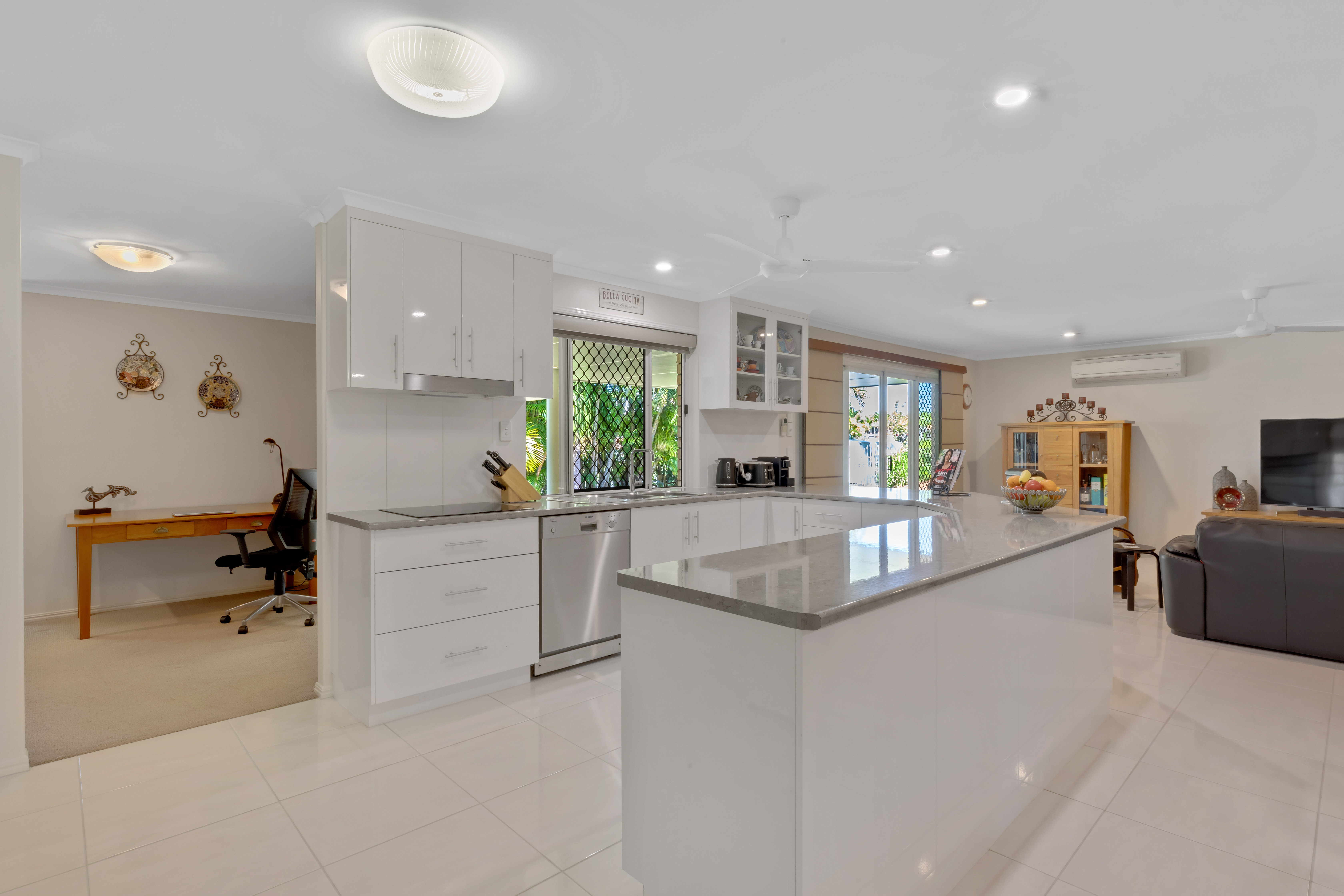 17 Border Street Glenella Queensland House for Sale RE/MAX Australia