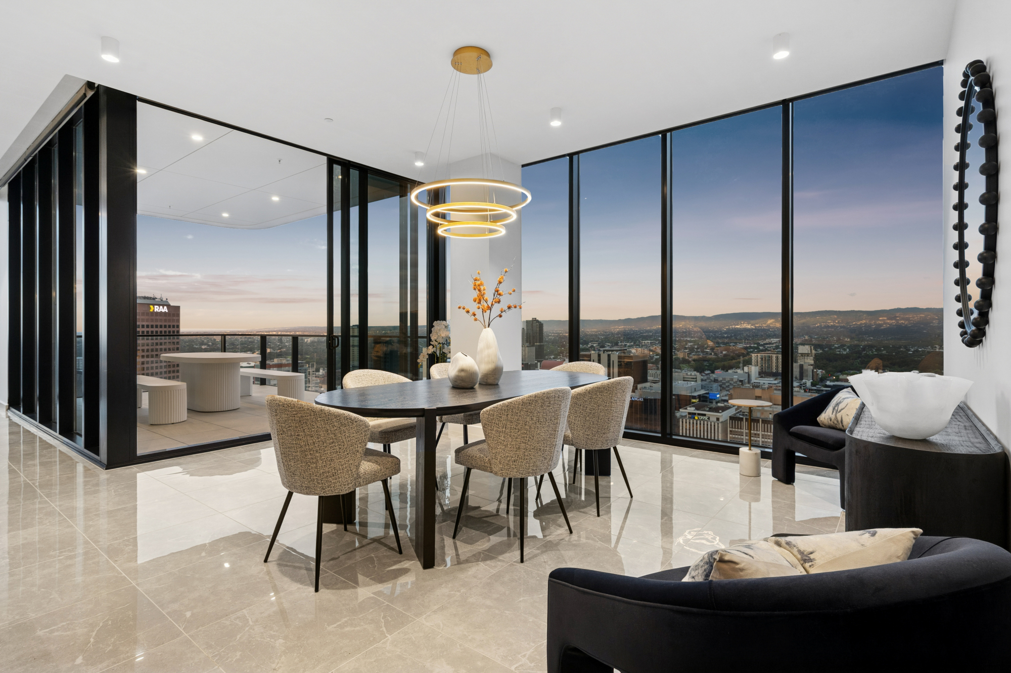 3703/6 Penaluna Place, ADELAIDE, SA 5000 2