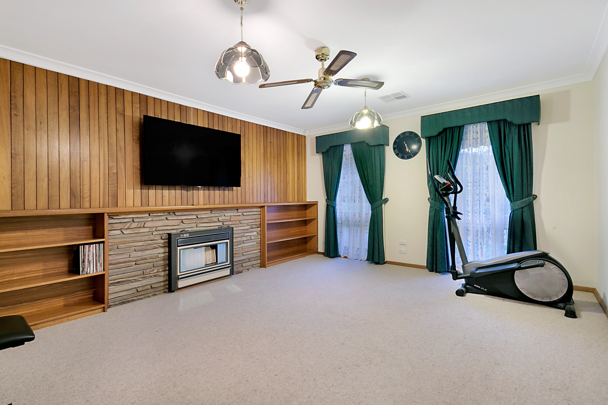 33 Landseer Crescent, DERNANCOURT, SA 5075 4