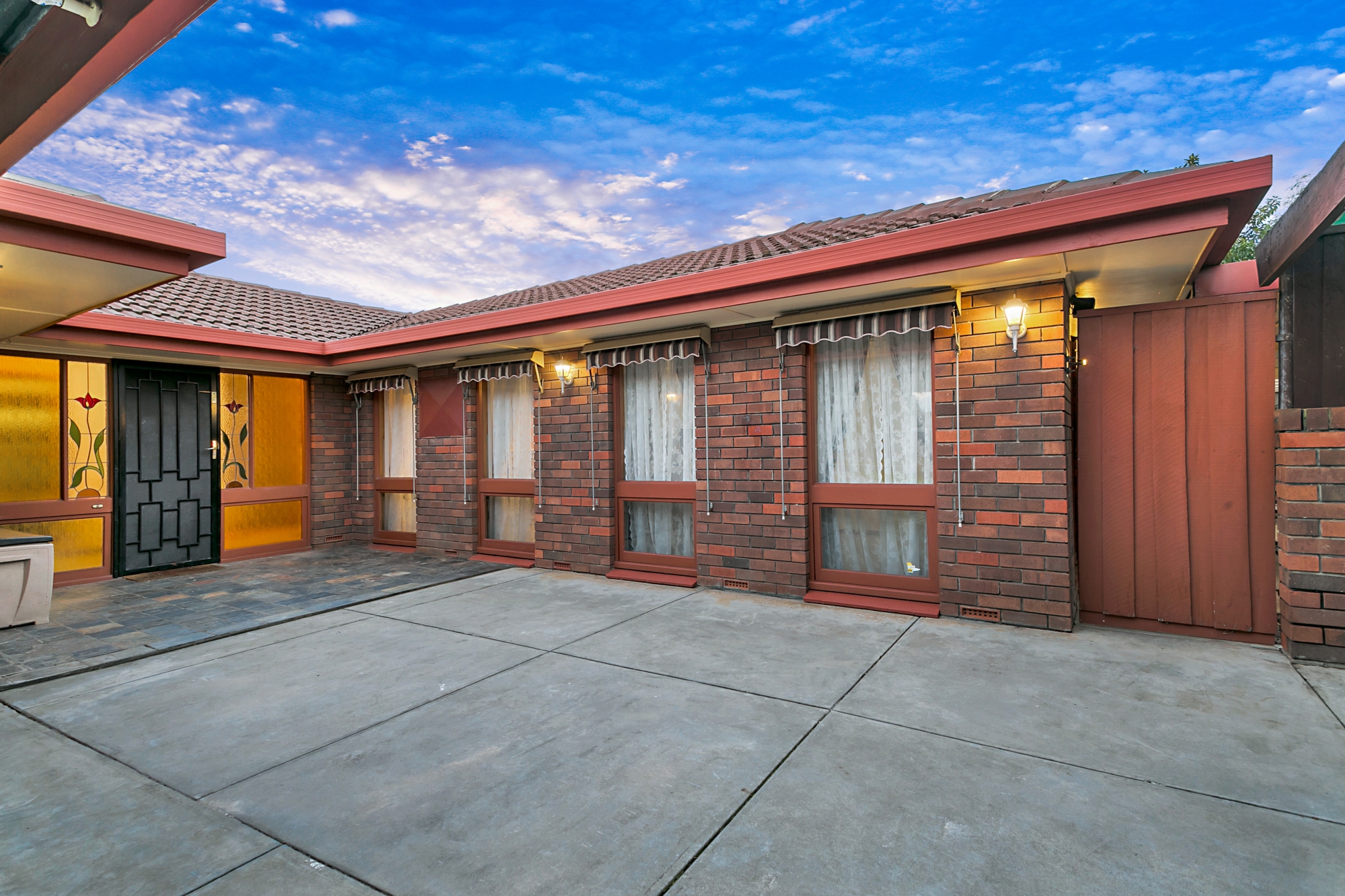 33 Landseer Crescent, DERNANCOURT, SA 5075 2