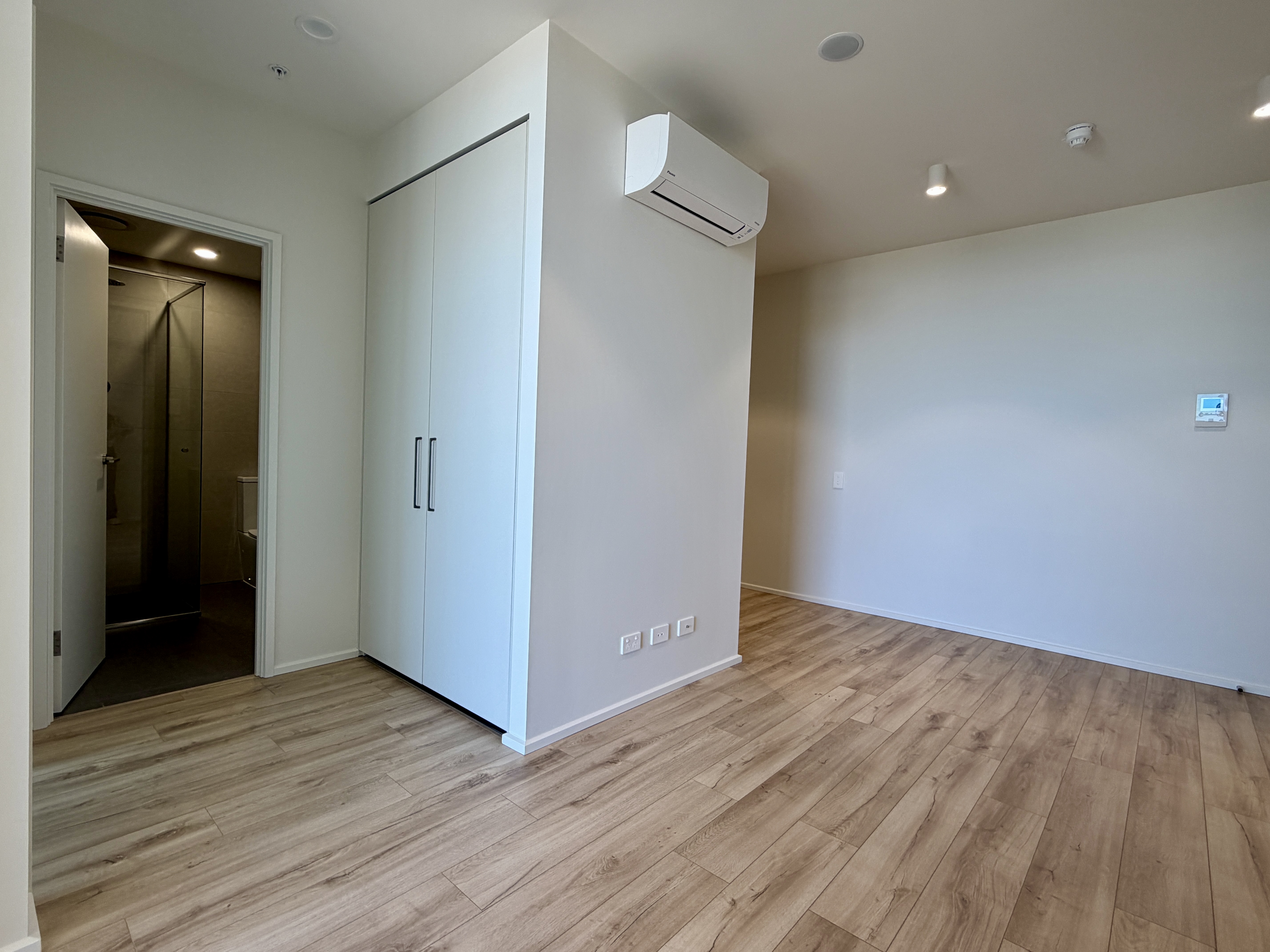 2002/6 Penaluna Place, ADELAIDE, SA 5000 5