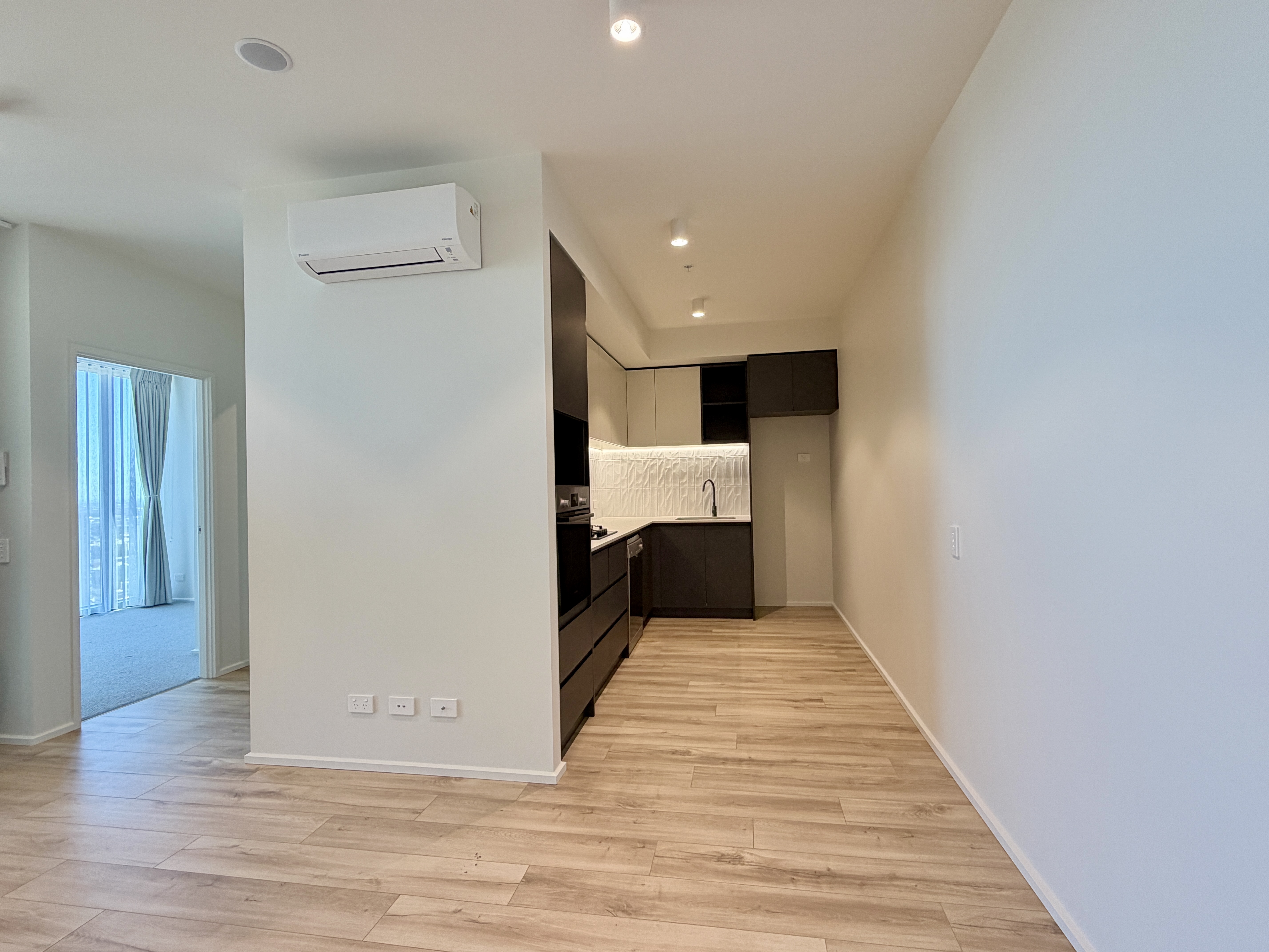 2002/6 Penaluna Place, ADELAIDE, SA 5000 4