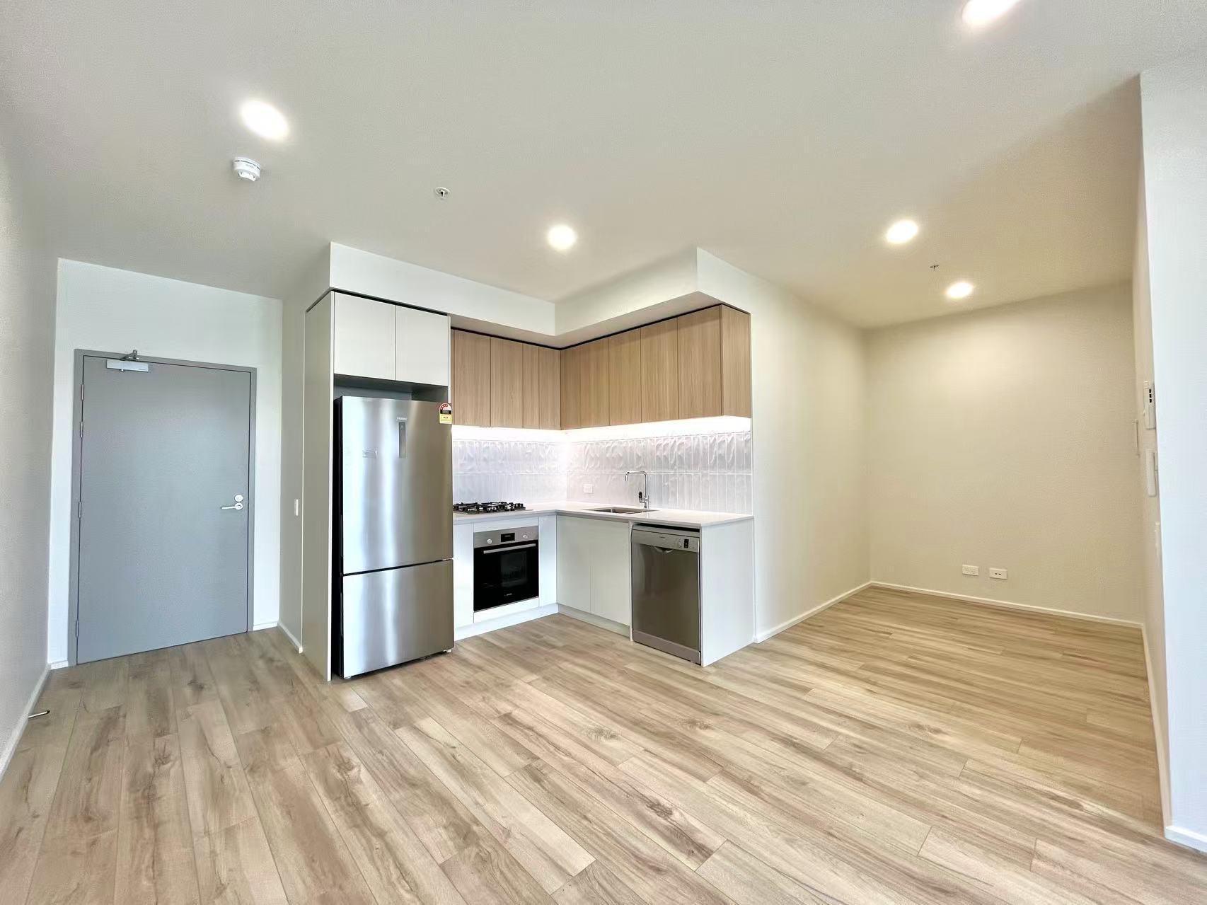 1912/6 Penaluna Place, ADELAIDE, SA 5000 4