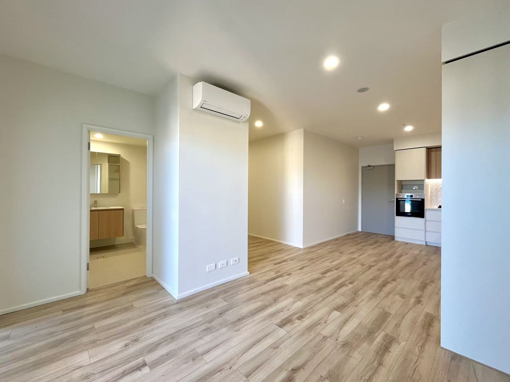 1913/6 Penaluna Place, ADELAIDE, SA 5000 4