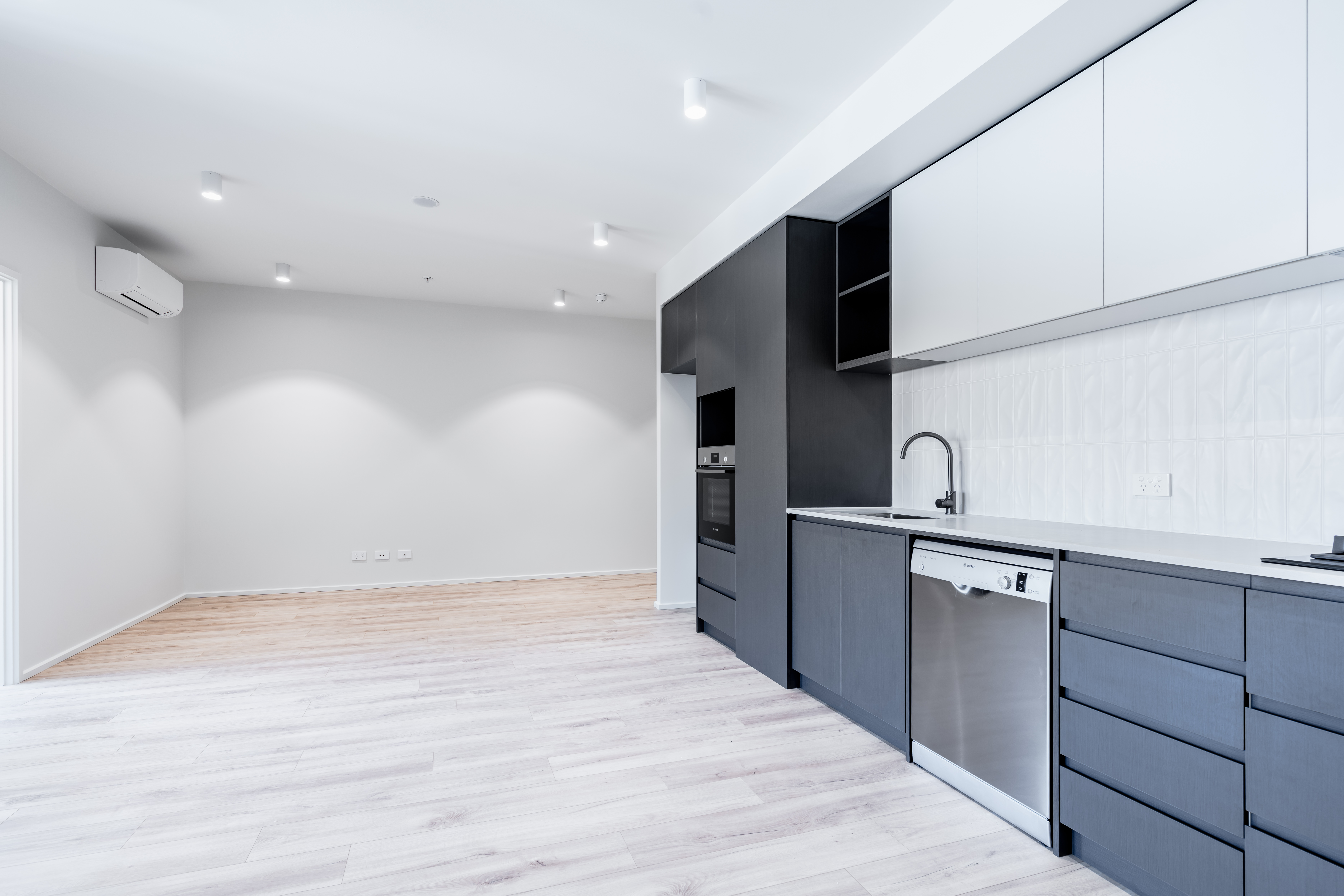 2512/6 Penaluna Place, ADELAIDE, SA 5000 3