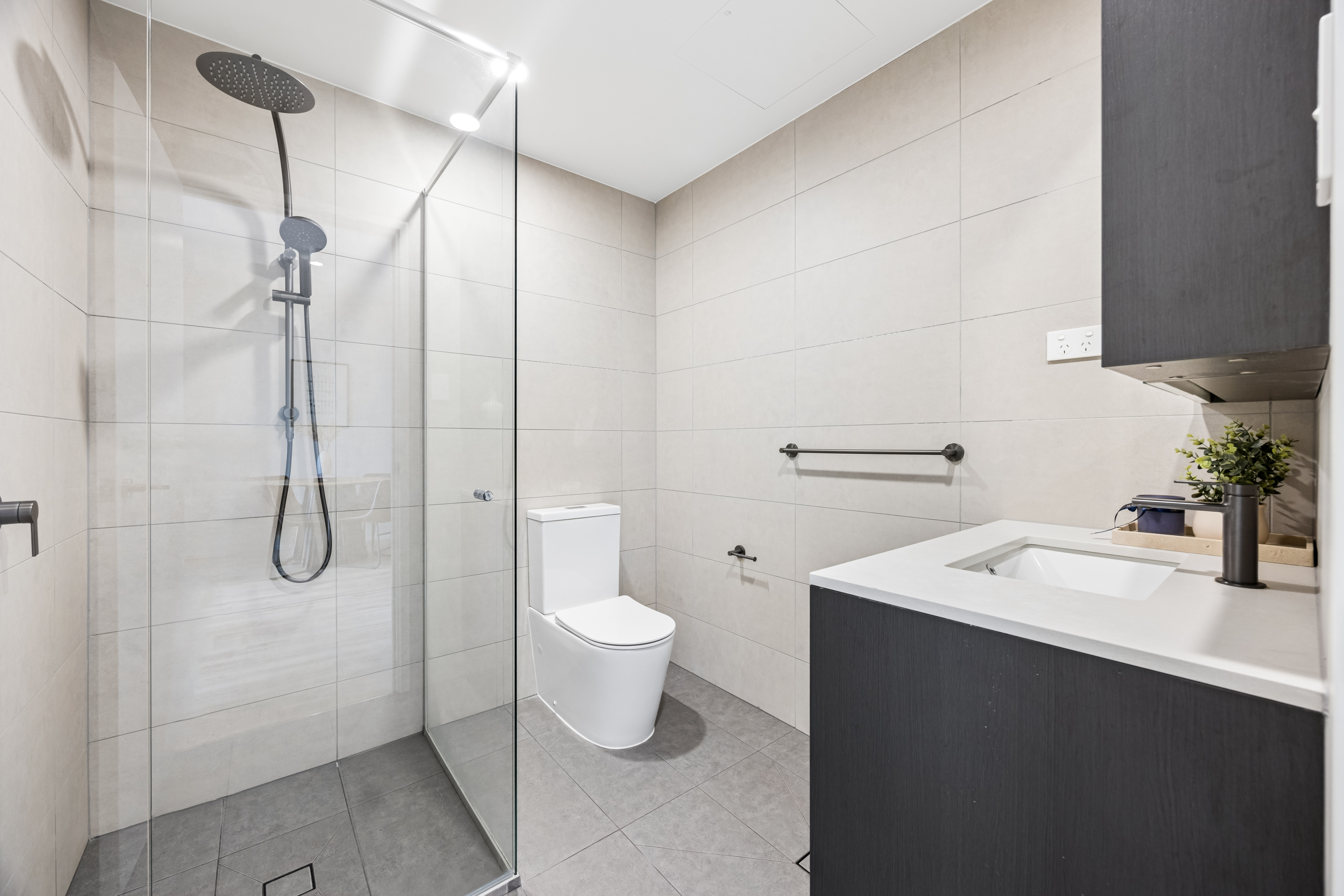 2702/6 Penaluna Place, ADELAIDE, SA 5000 11