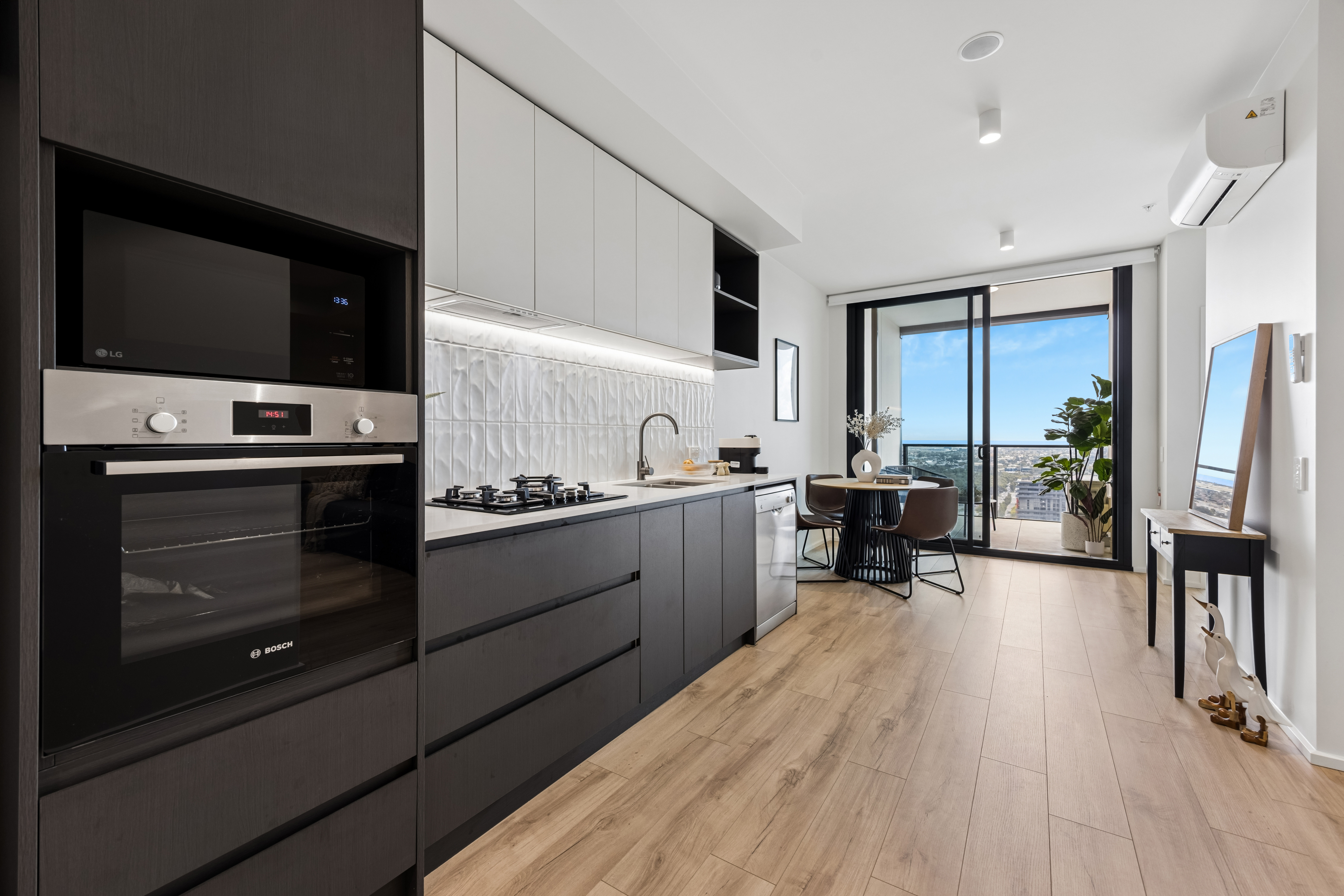 2702/6 Penaluna Place, ADELAIDE, SA 5000 3