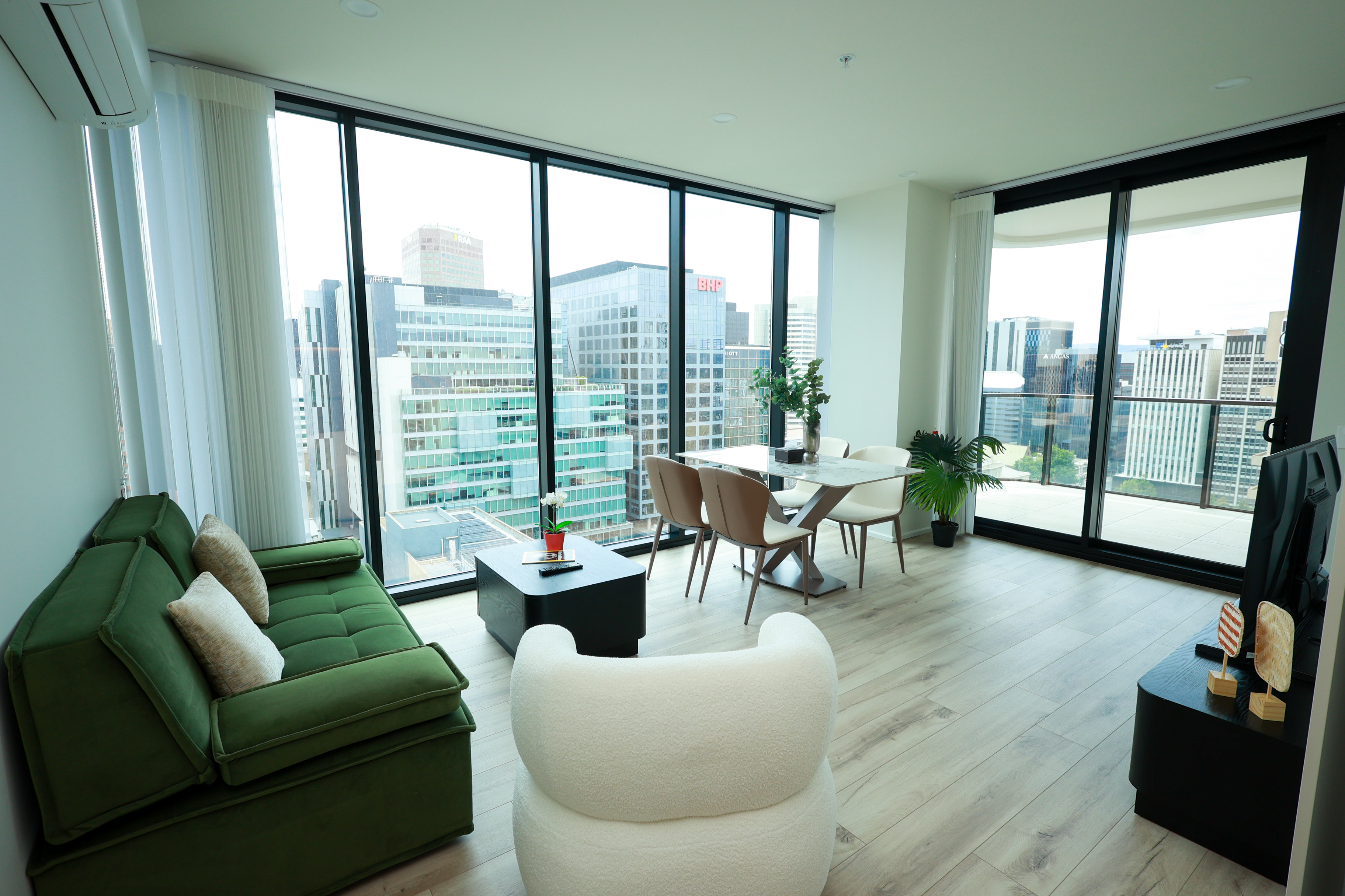 1810/6 Penaluna Place, ADELAIDE, SA 5000 4