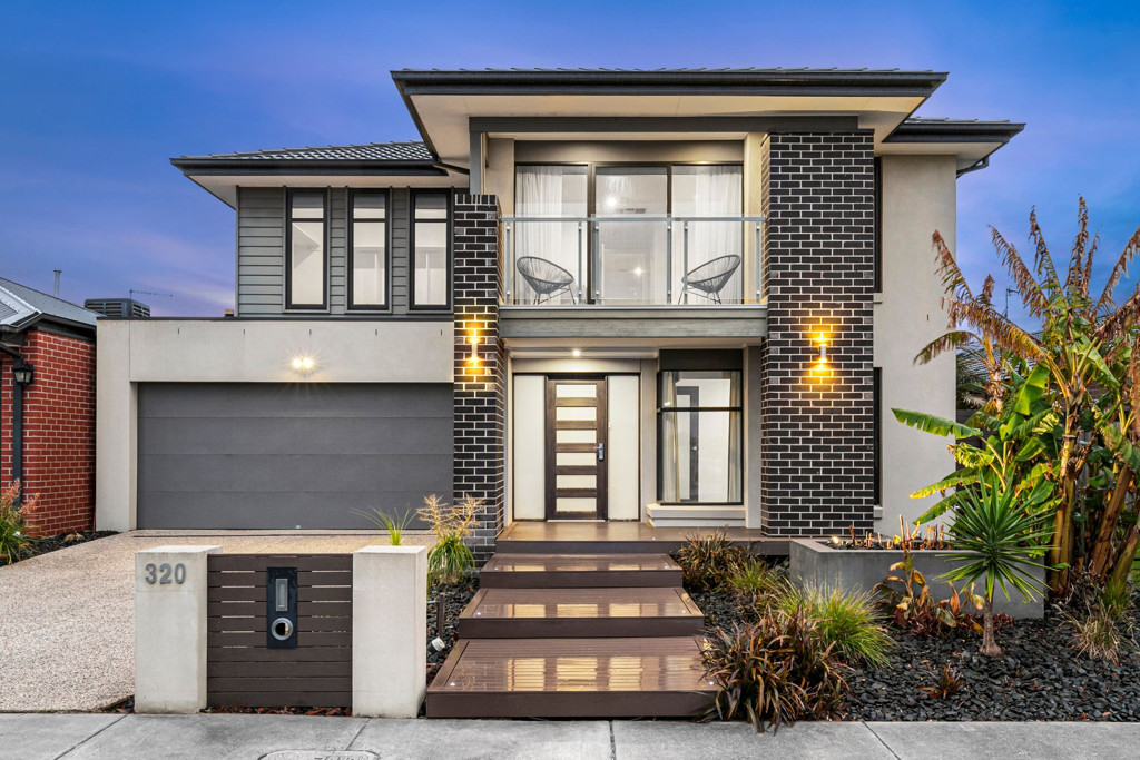 320 Charlemont Road, Armstrong Creek VIC
