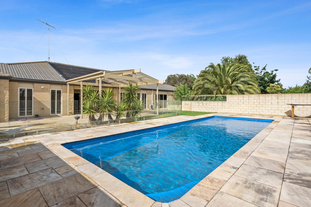 345 Barwon Heads Road, Charlemont VIC