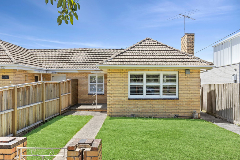 2/6 Strachan Avenue, Manifold Heights VIC