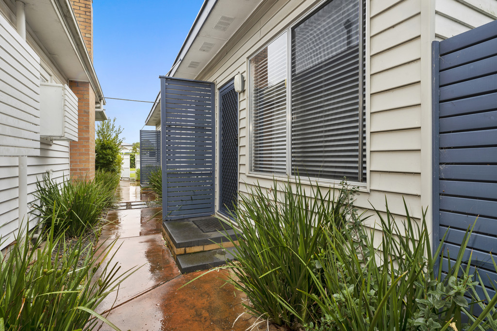 2/3 Walter Street, East Geelong VIC
