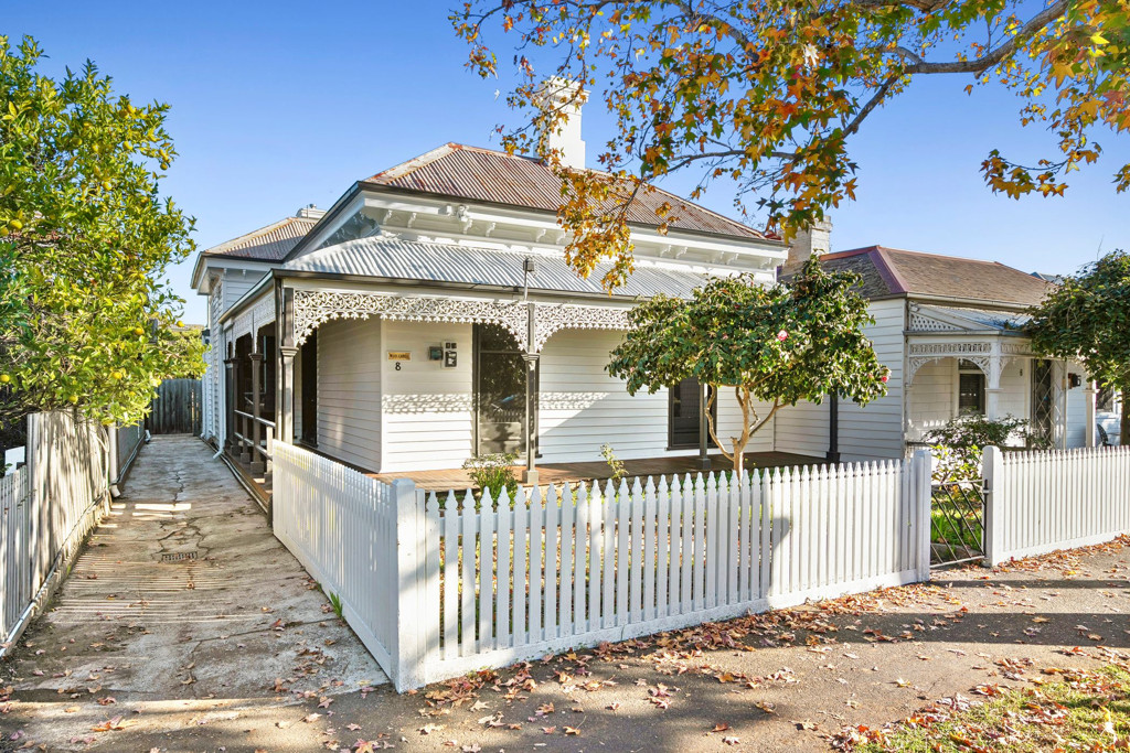 8 Alexandra Avenue, Geelong VIC