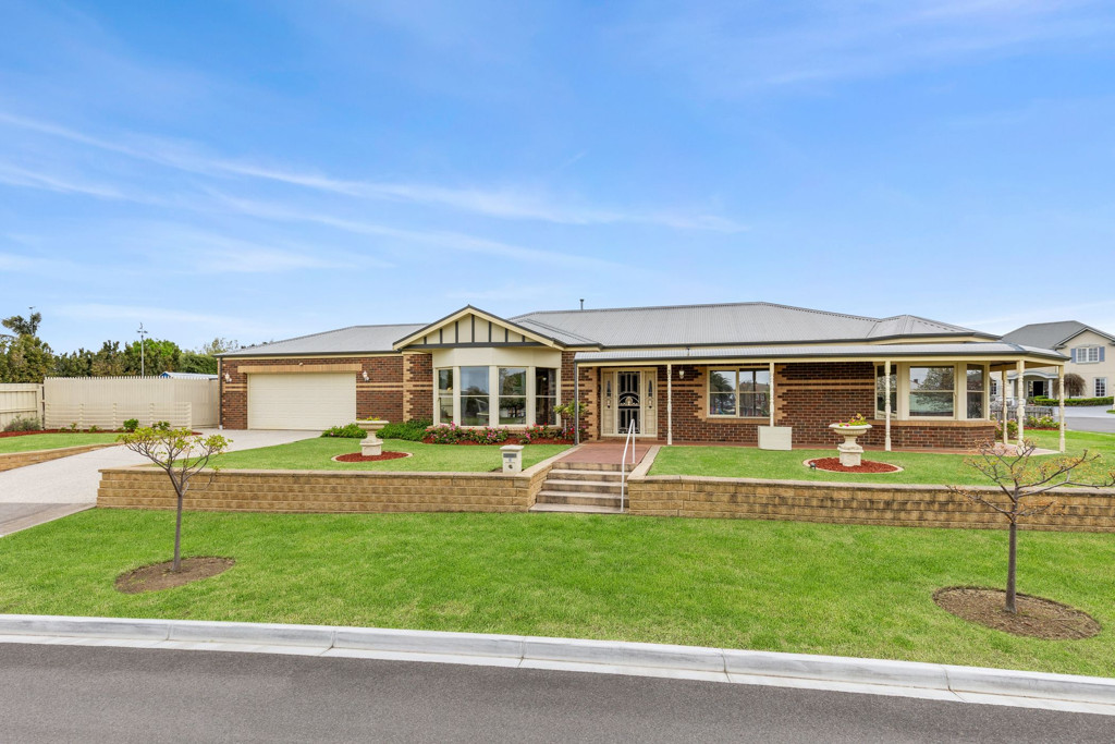 3-4 Dumfries Court, Highton VIC