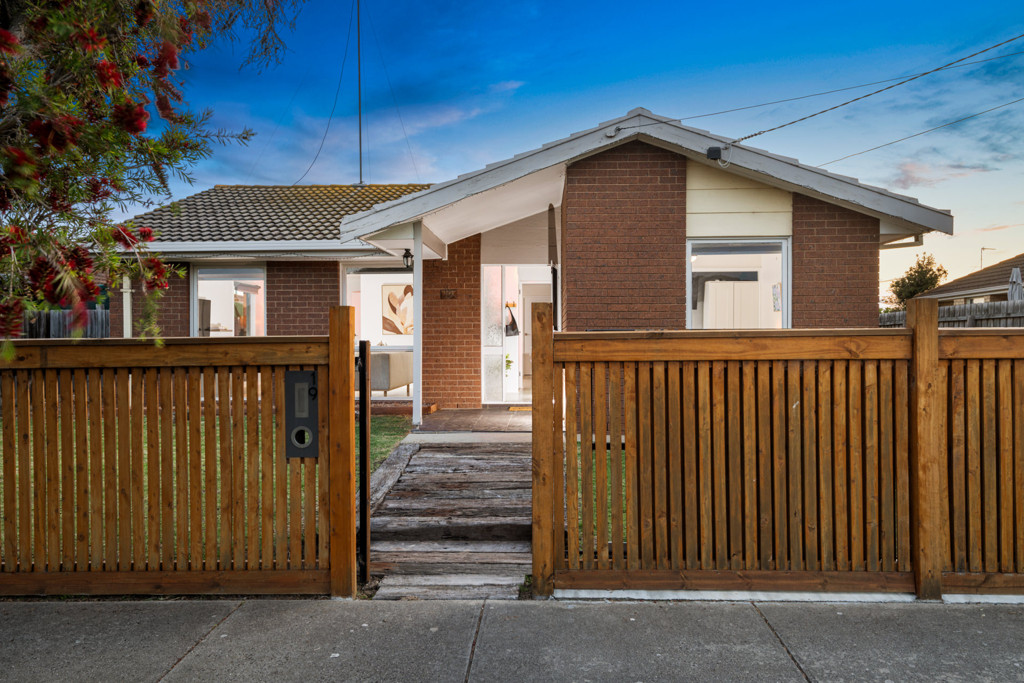 19 Aldershot Road, St Albans Park VIC